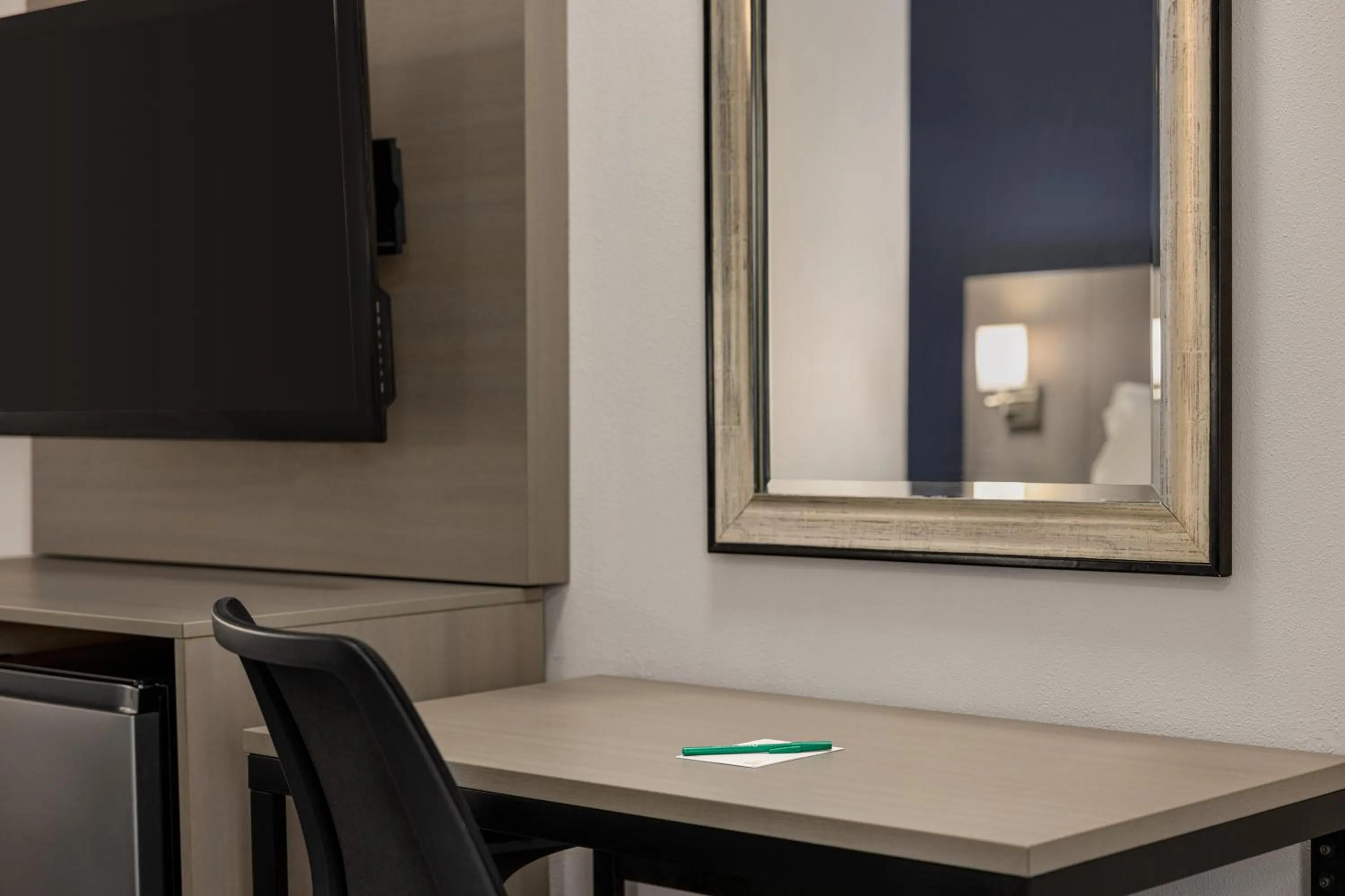 Standard Queen Room with Roll-In Shower - Accessible/Non-Smoking in Quality Inn Lake Elsinore I-15