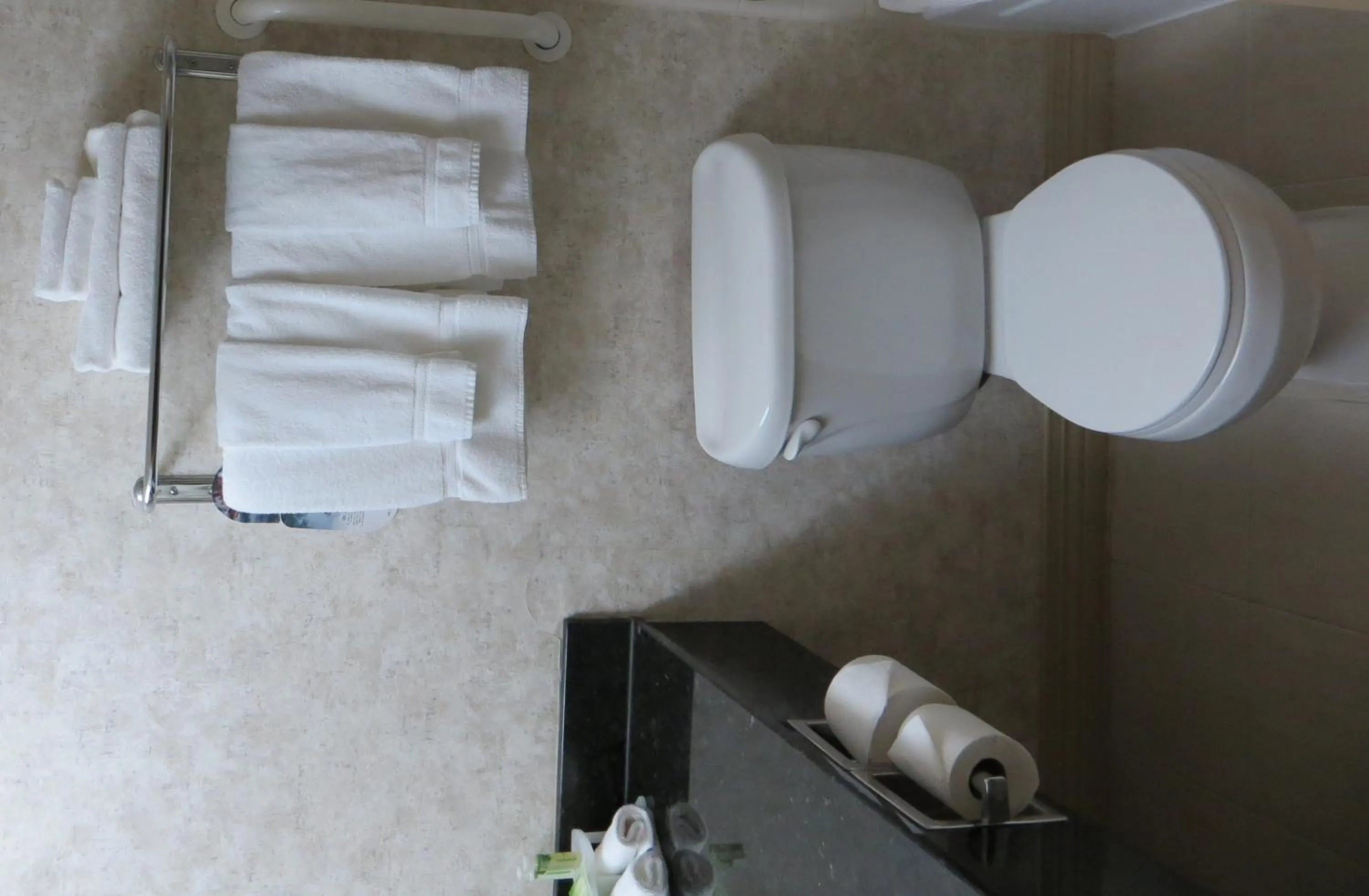 Standard King Room with Roll-In Shower - Communications Access in Holiday Inn New London by IHG