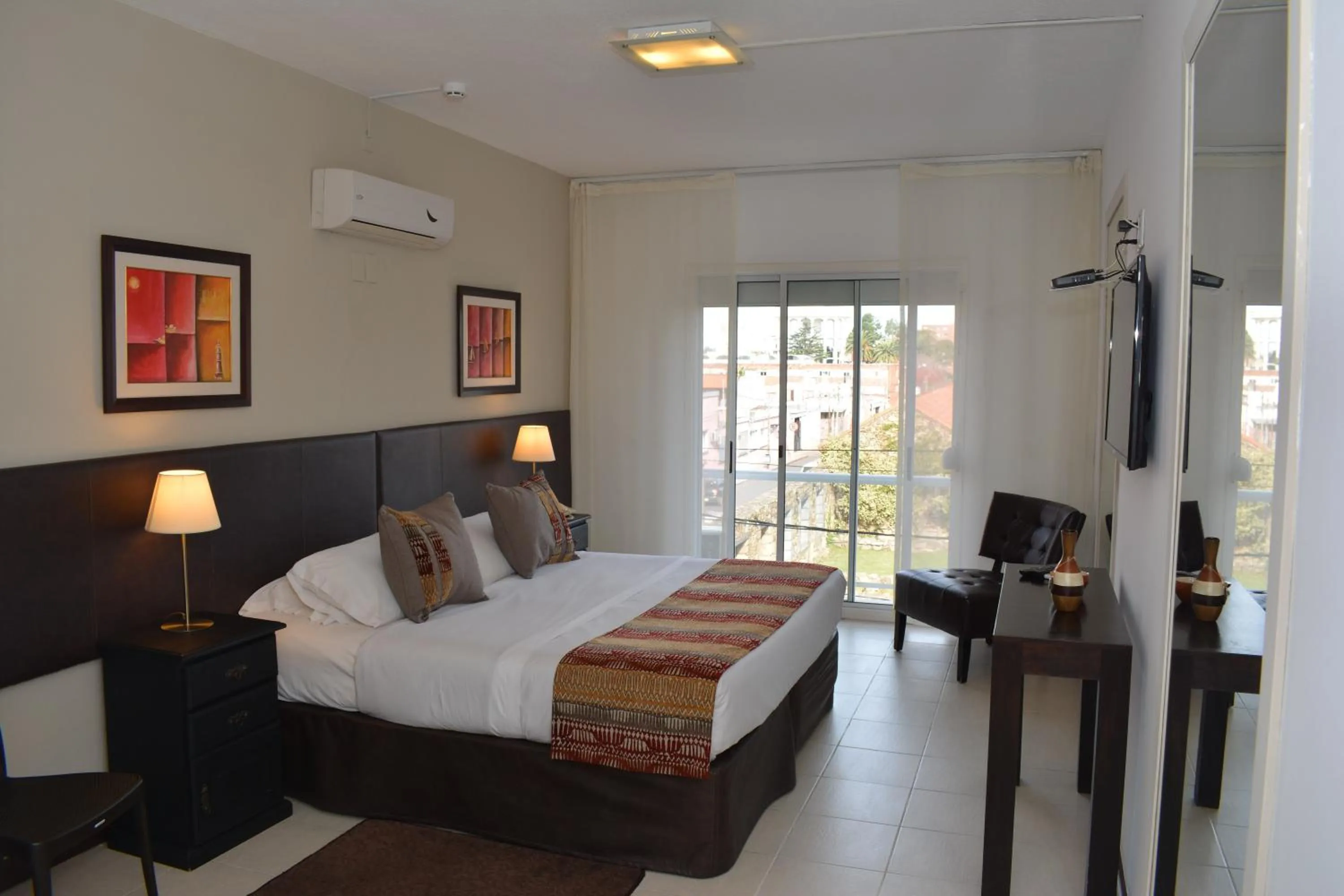 Superior Double Room in De la Plaza Hotel