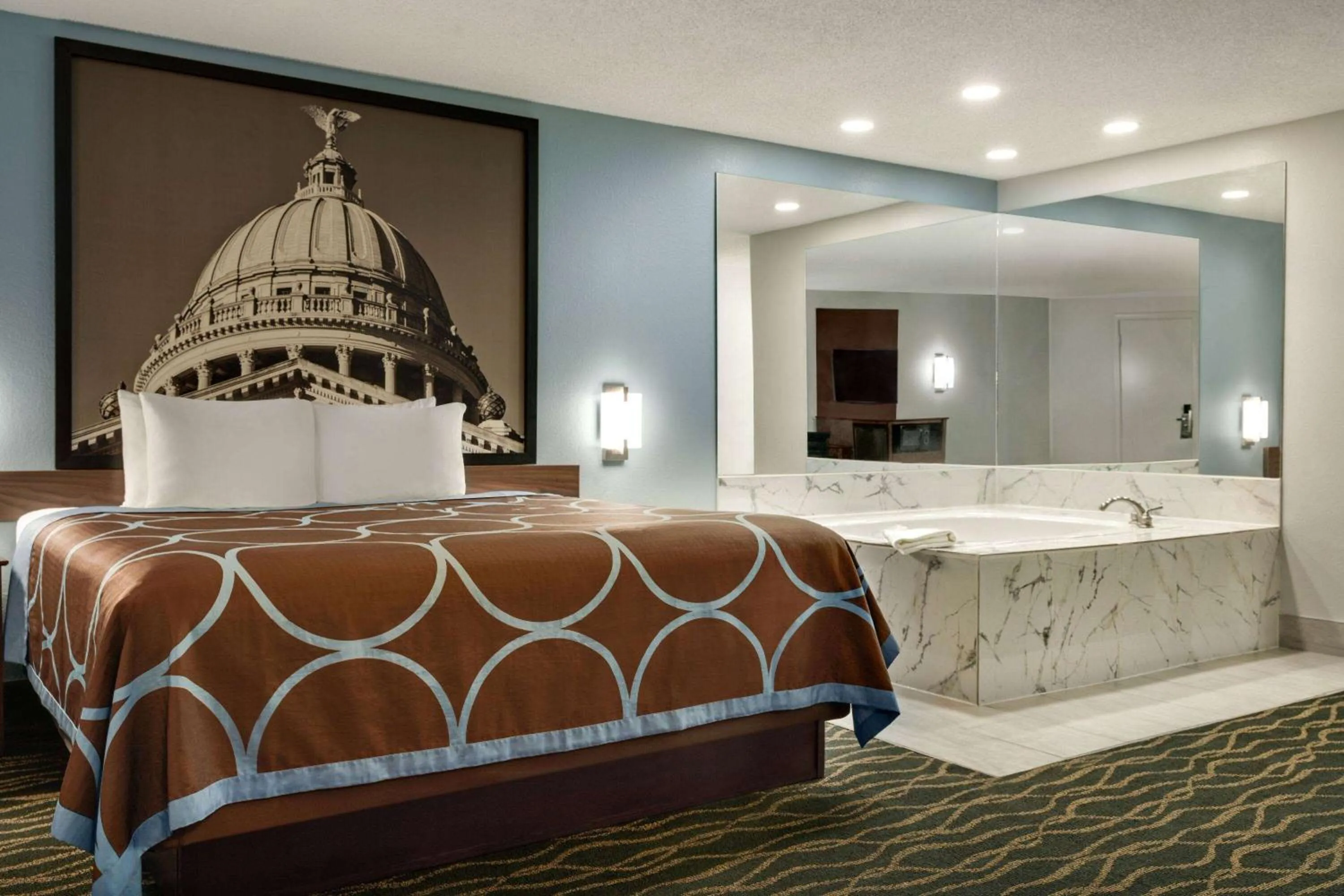 Deluxe King Studio Suite - Smoking in Super 8 by Wyndham Pearl/Jackson/East