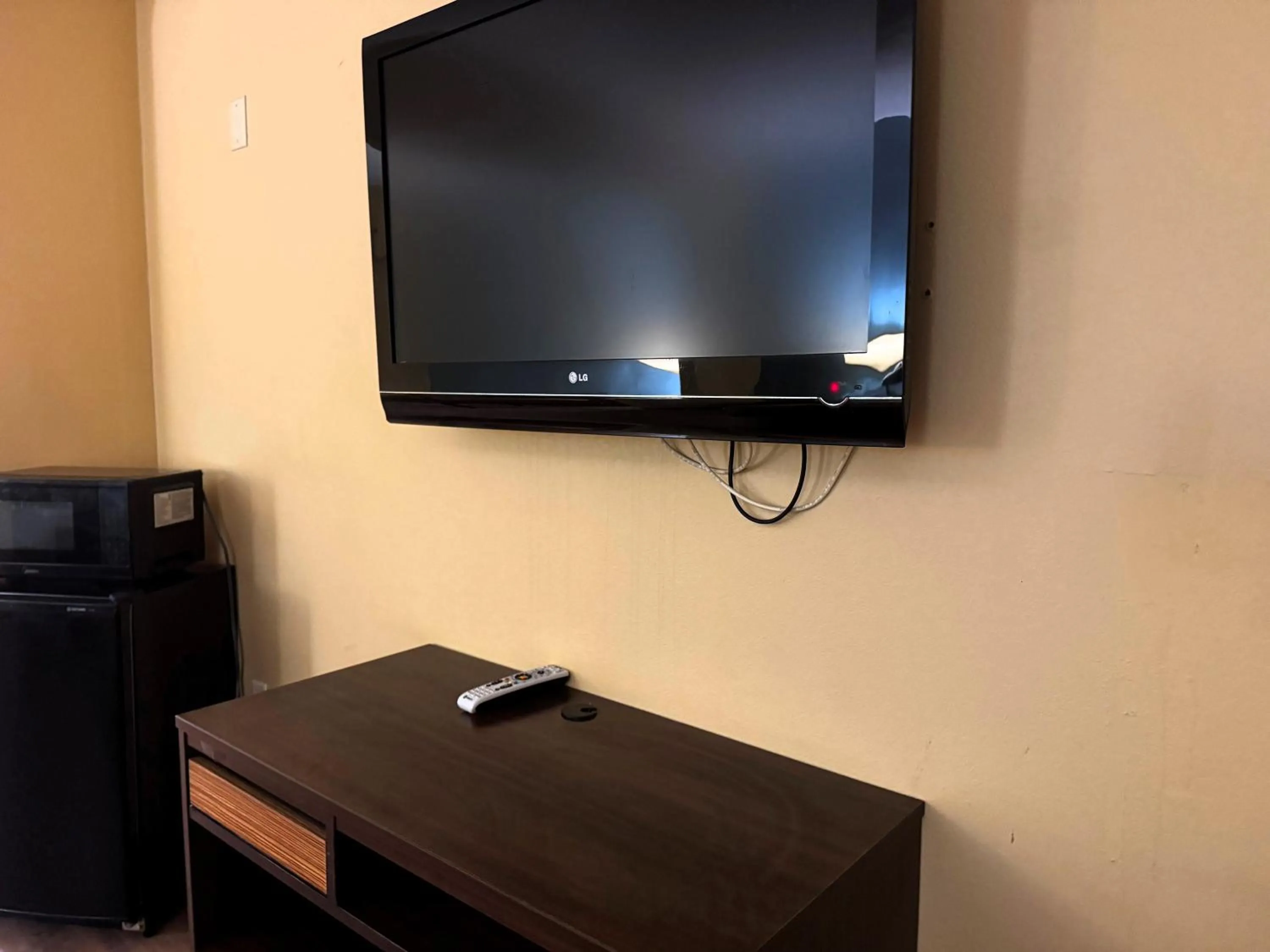 King Room - Mobility Access/Smoking in Super 8 by Wyndham Jackson Ridgeland