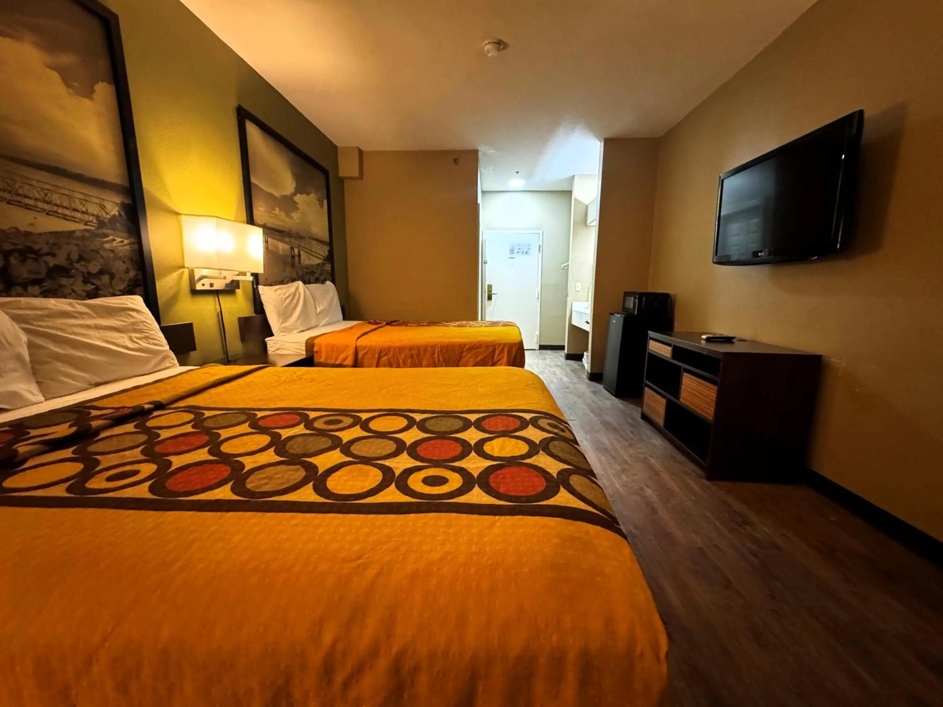 Queen Room with Two Queen Beds - Smoking in Super 8 by Wyndham Jackson Ridgeland