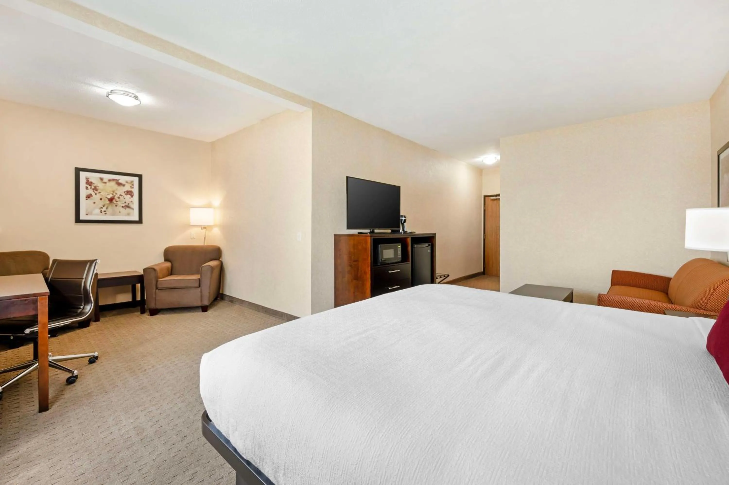 Executive King Room with Sofa Bed - Non Smoking in Best Western Plus Howe Inn