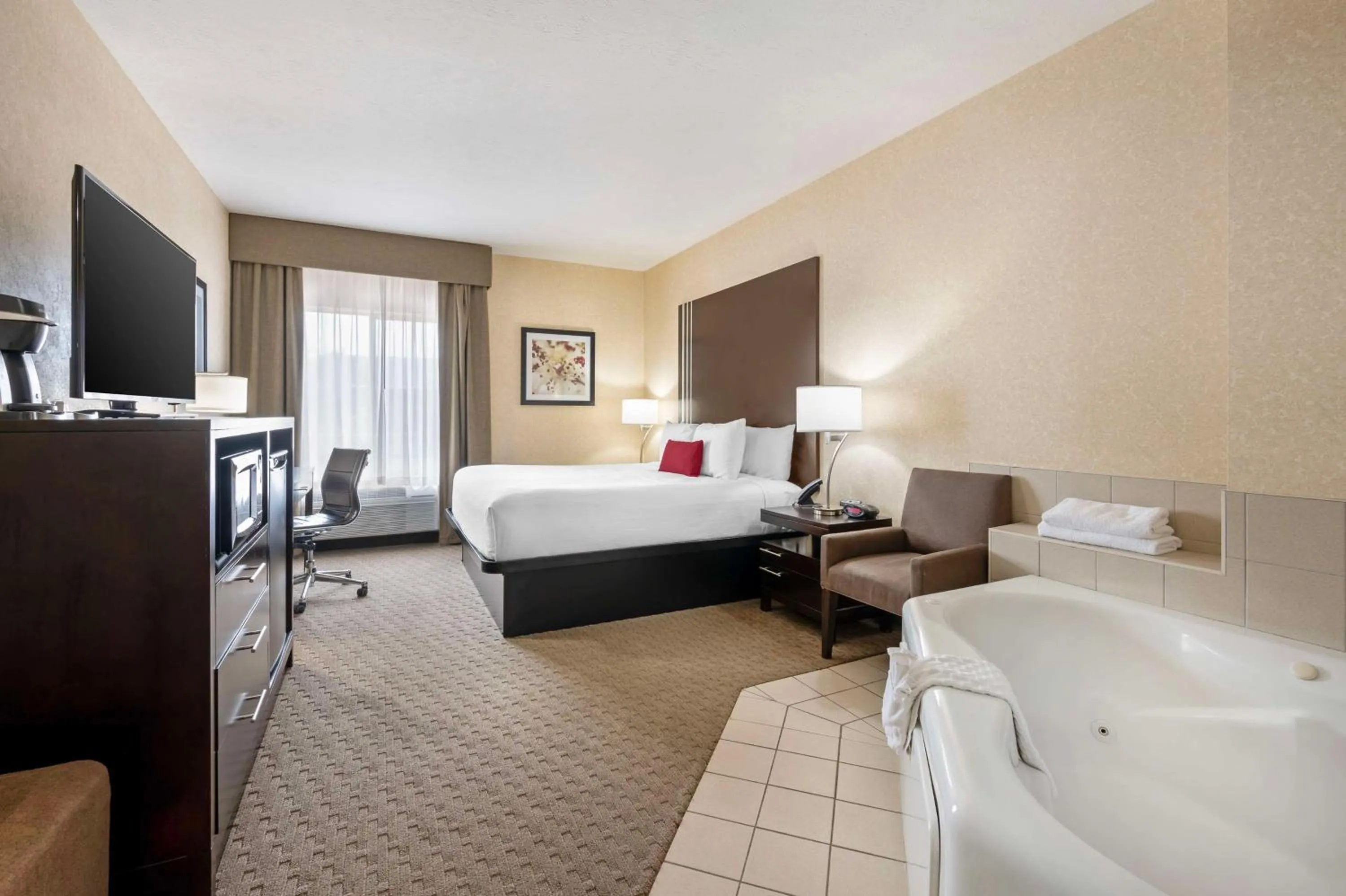 King Room with Whirlpool - Non-smoking in Best Western Plus Howe Inn