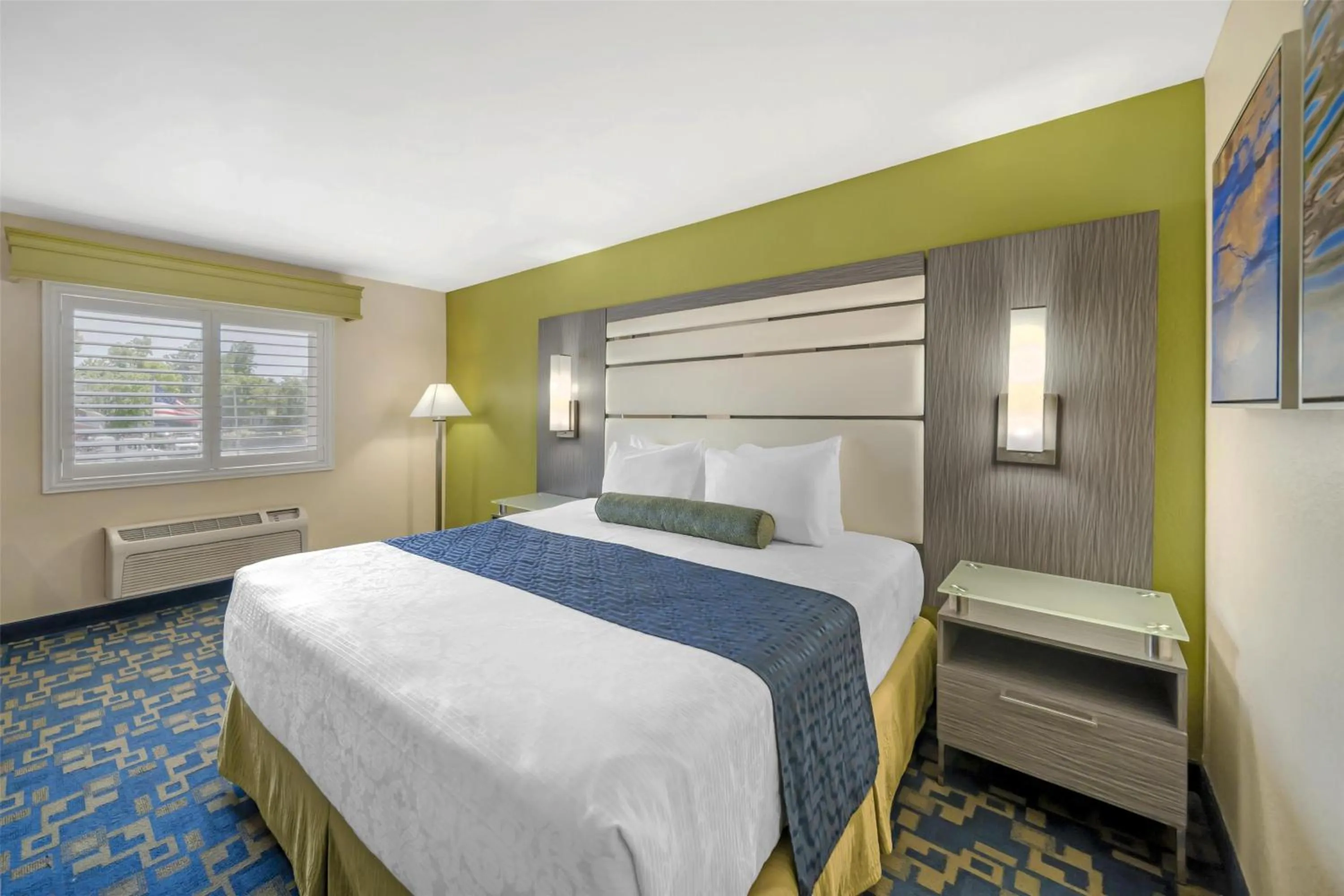 King Room - Pet Friendly/Non-Smoking in Best Western Antelope Inn & Suites