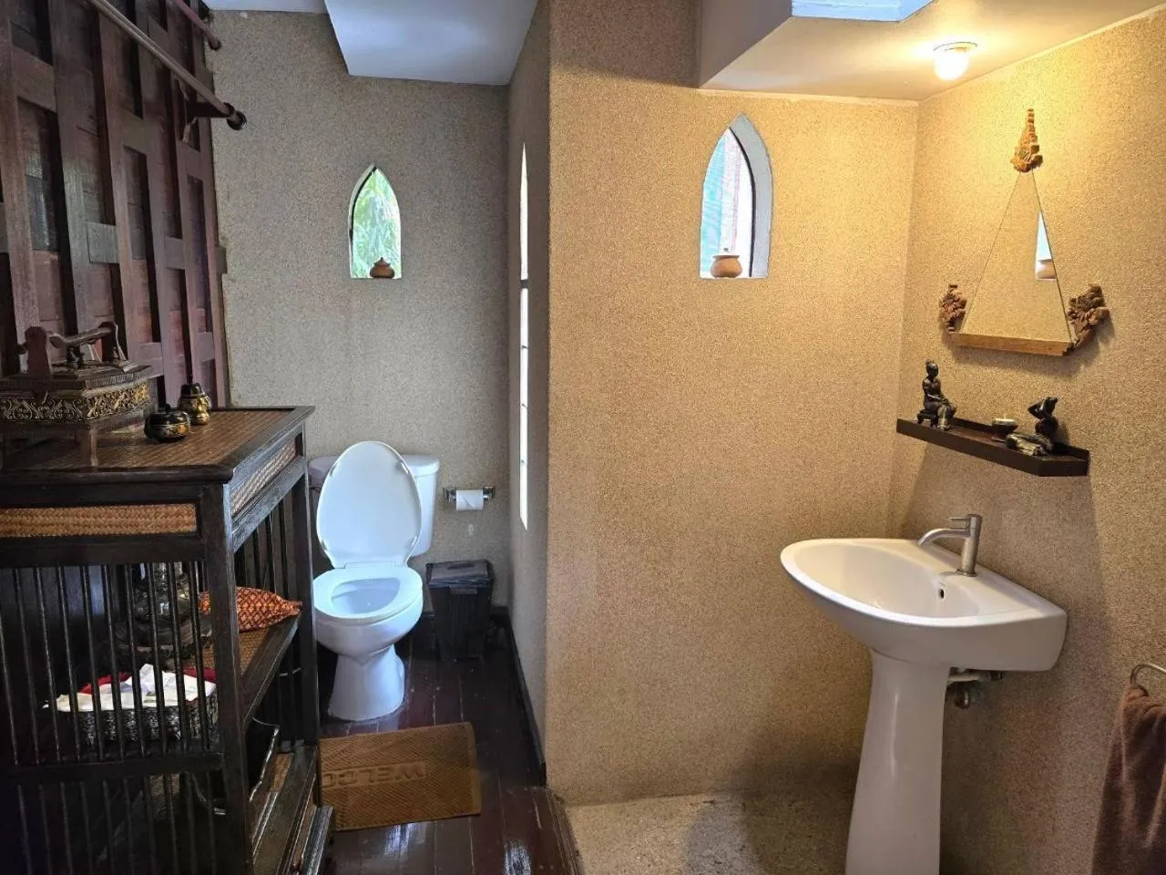 Deluxe Twin Room in Ayutthaya Garden River Home