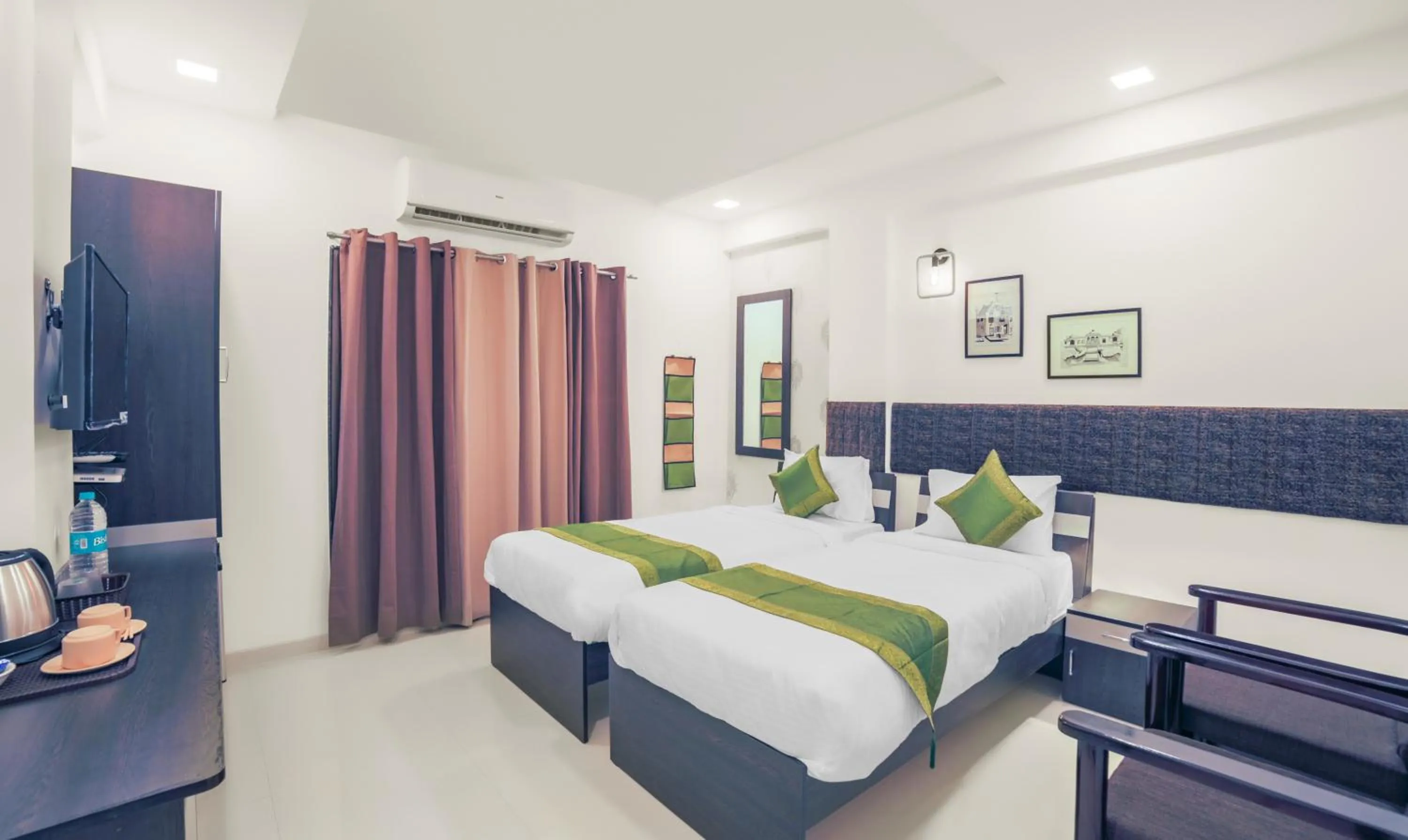 Standard Double or Twin Room - single occupancy in Treebo Chalets, Nagpur Airport
