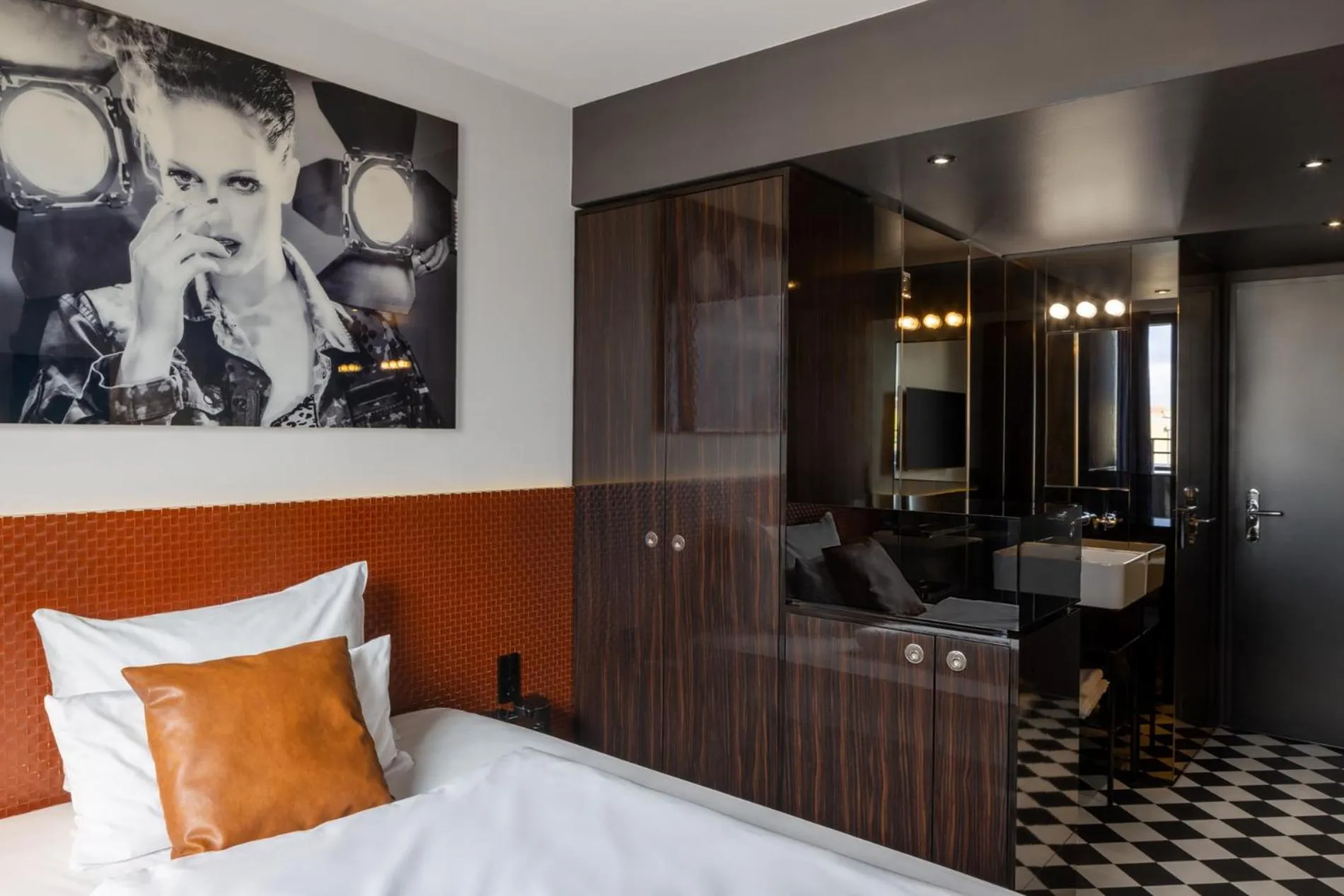 Single Room in Hotel MANI by AMANO