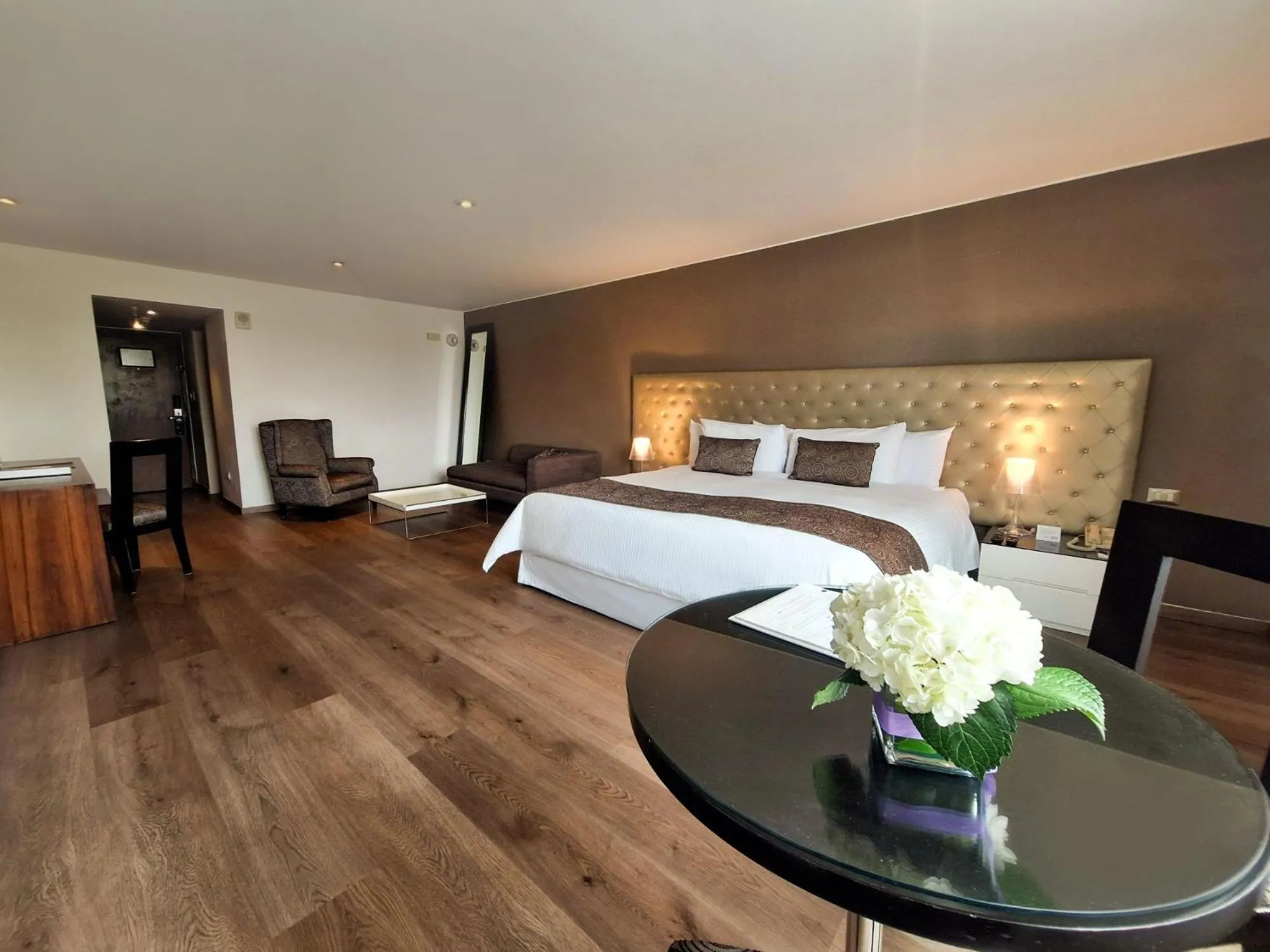 Junior Suite with Bath in NM Lima Hotel