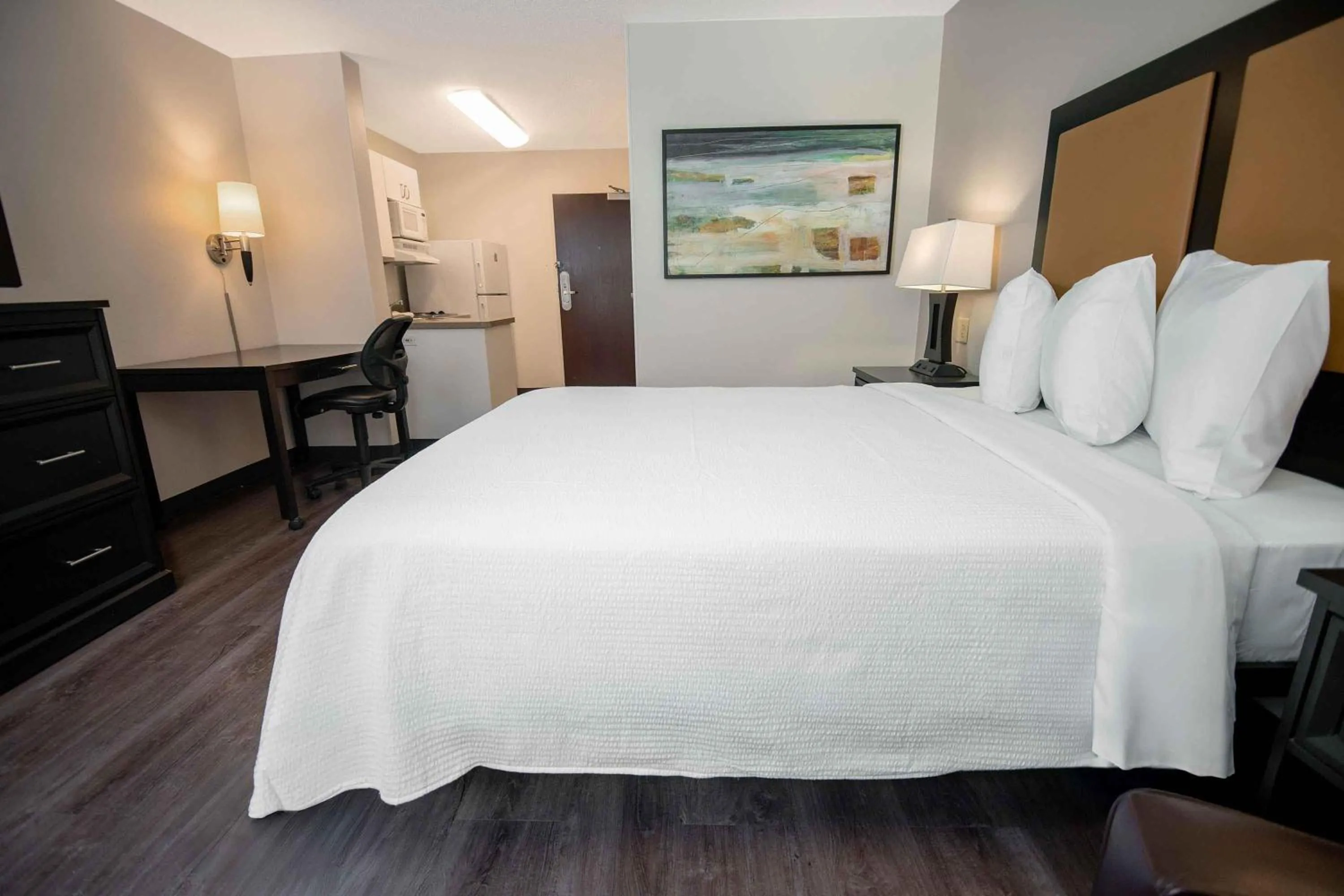 Deluxe Studio with 1 Queen Bed - Non-Smoking in Extended Stay America Suites - West Palm Beach - Northpoint Corporate Park