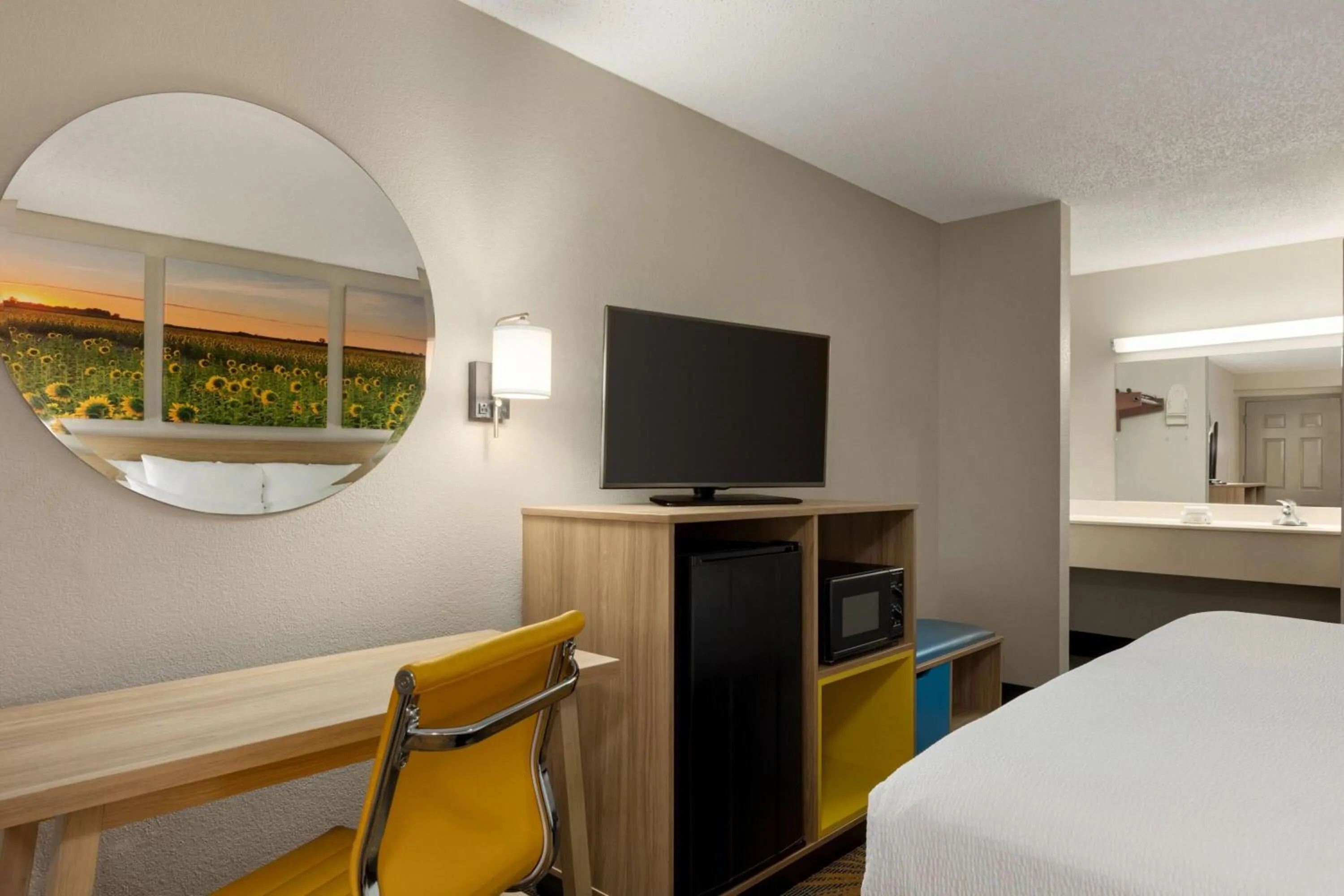 King Room- Non-Smoking in Days Inn by Wyndham Cartersville