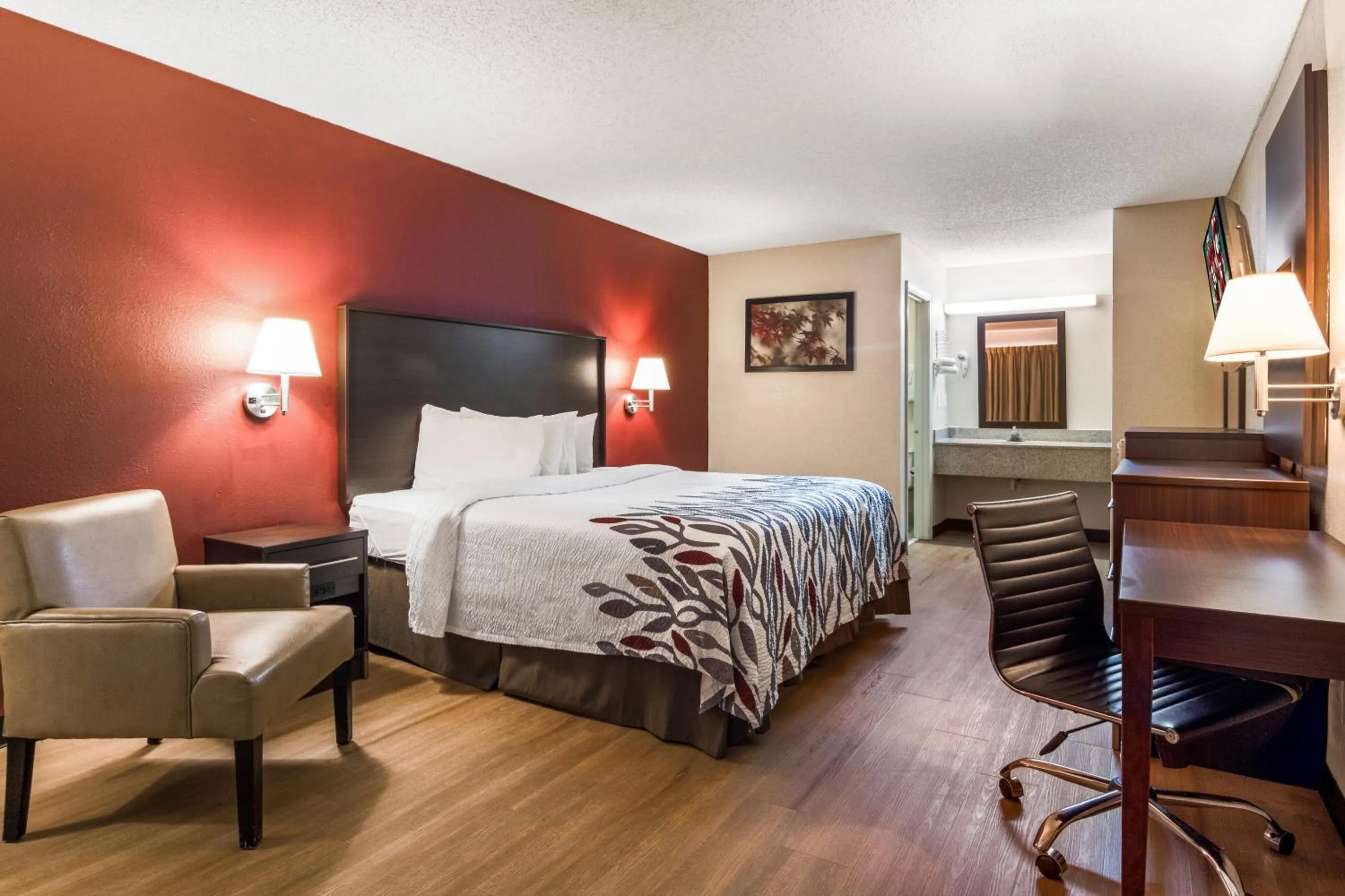 Suite King with Spa Bath Smoking in Red Roof Inn Acworth - Emerson - LakePoint South