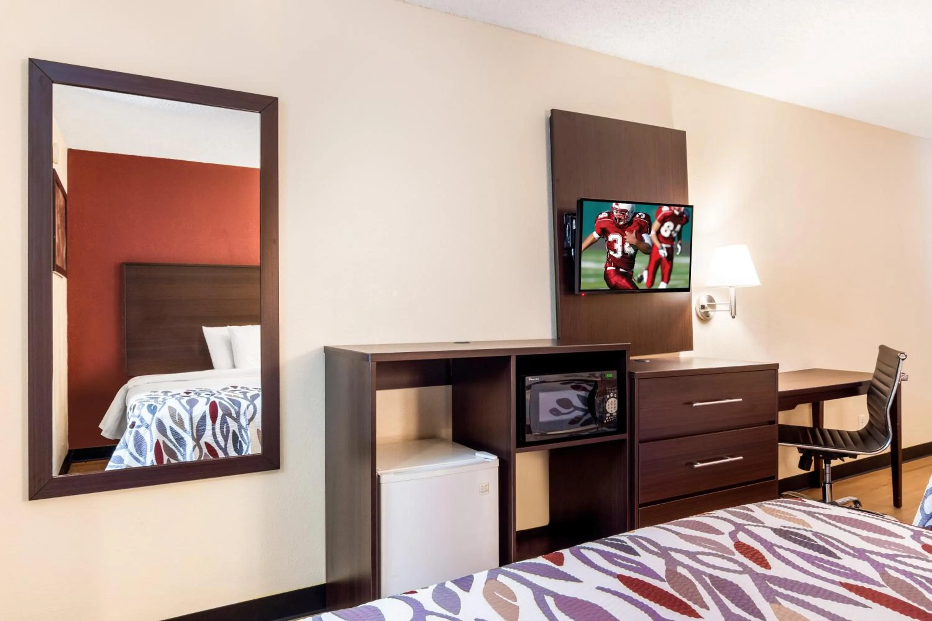Deluxe Room with Two Double Beds Disability Access Non-Smoking in Red Roof Inn Acworth - Emerson - LakePoint South