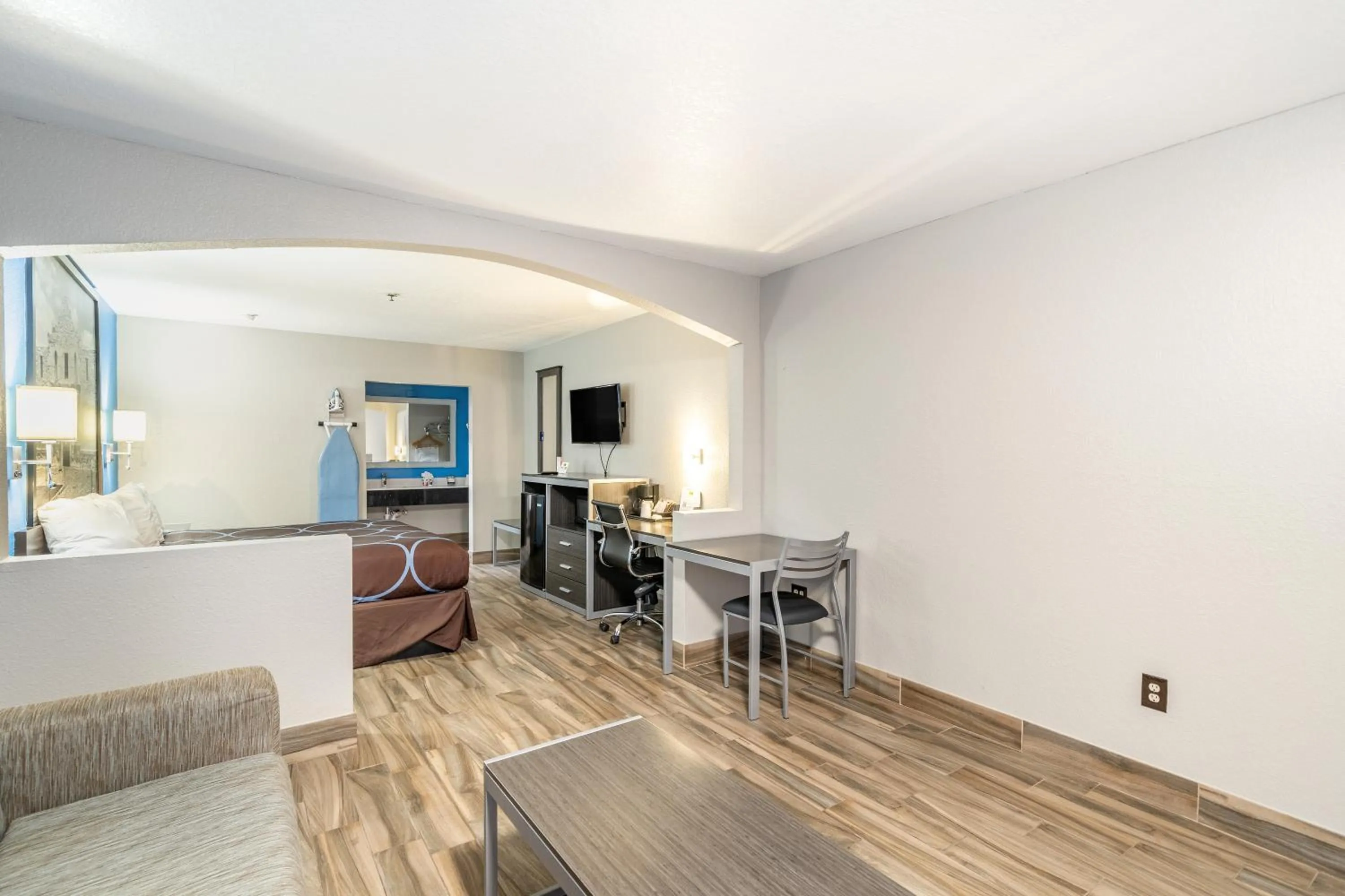 King Studio Suite -  Non-Smoking in Super 8 by Wyndham San Antonio/Riverwalk Area