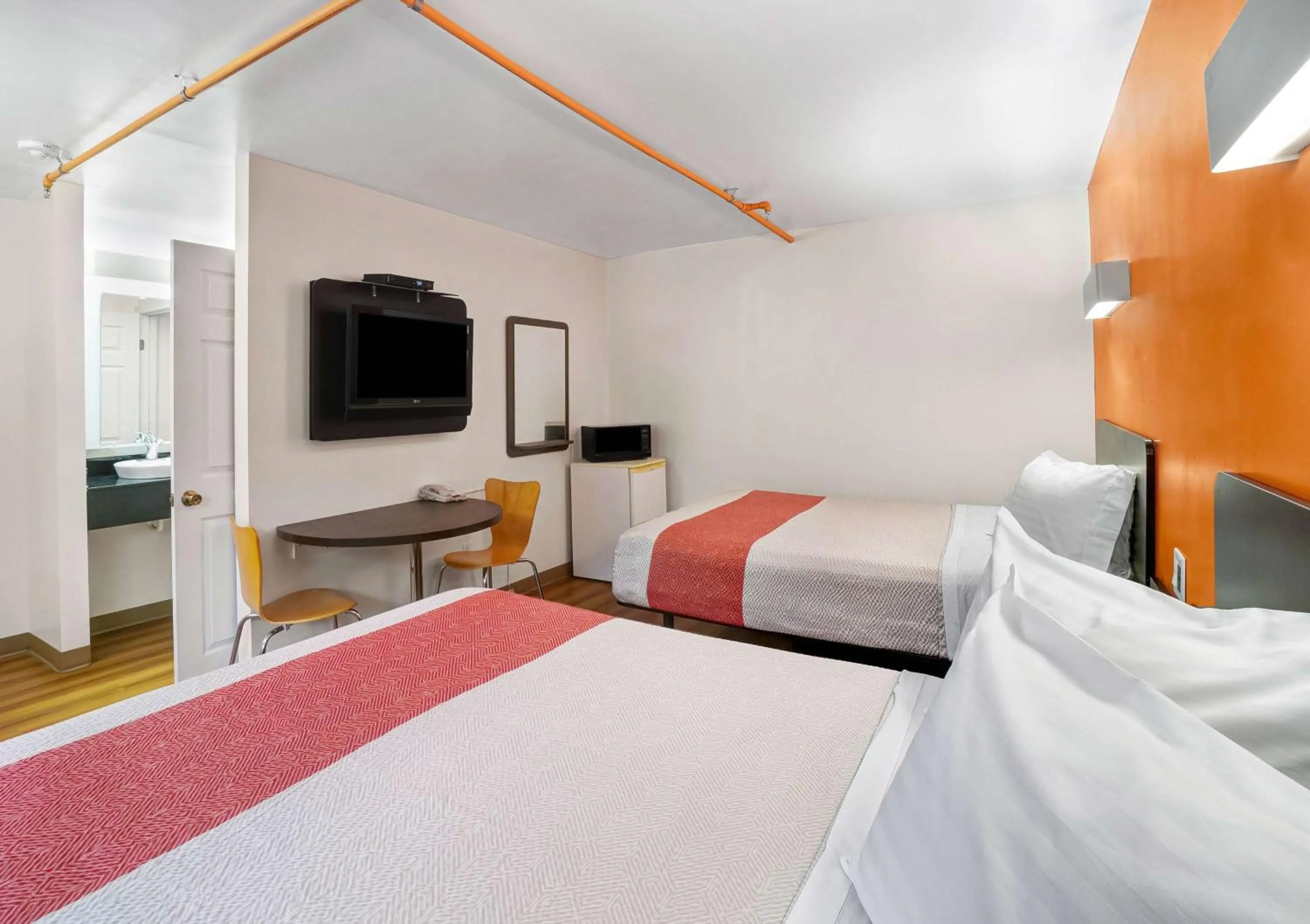 Deluxe Queen Room with Two Queen Beds - Smoking in Motel 6-Ilion, NY