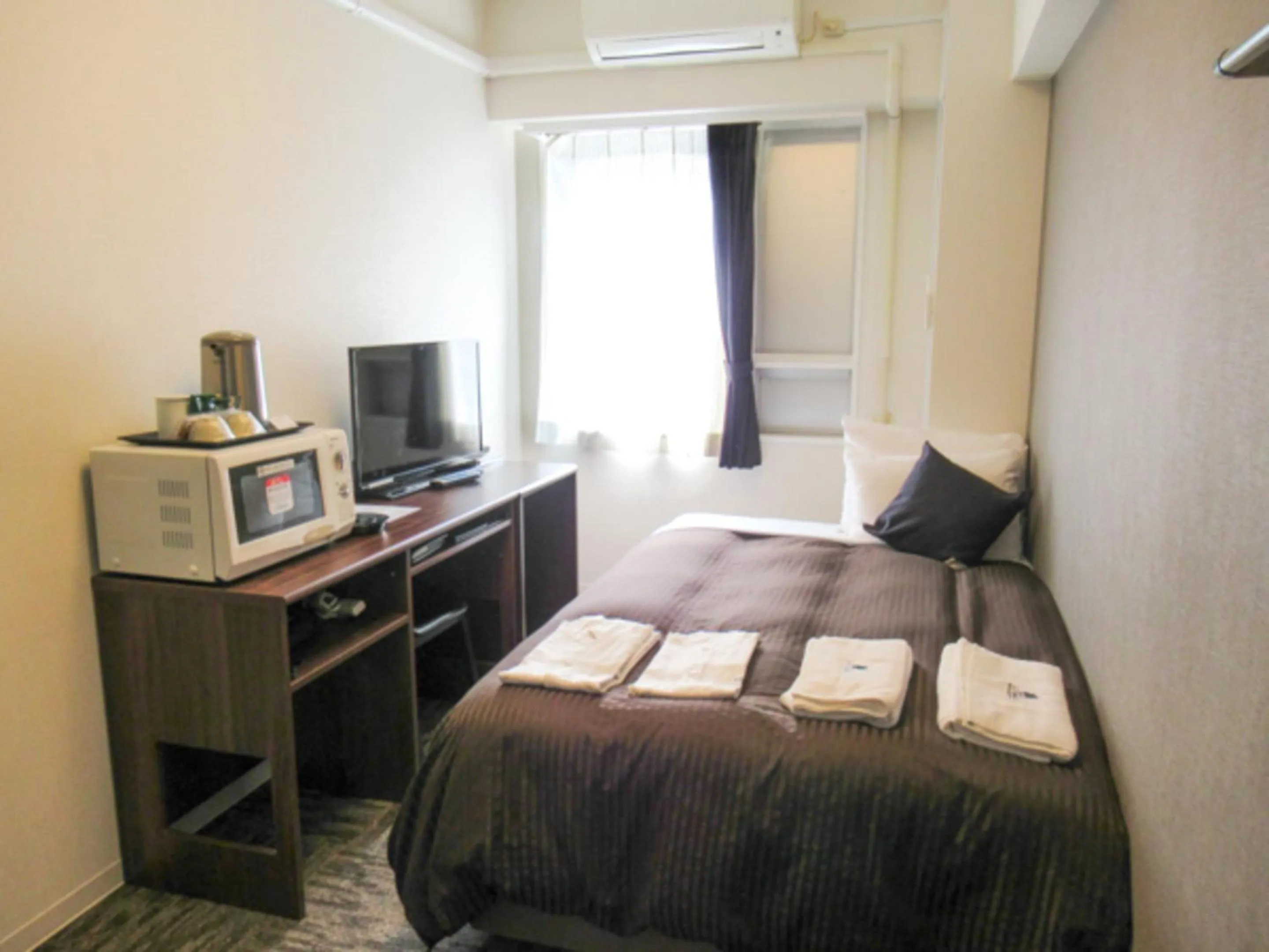Double Room with Small Double Bed - single occupancy - Smoking in HOTEL LiVEMAX BUDGET Kawasaki Ekimae