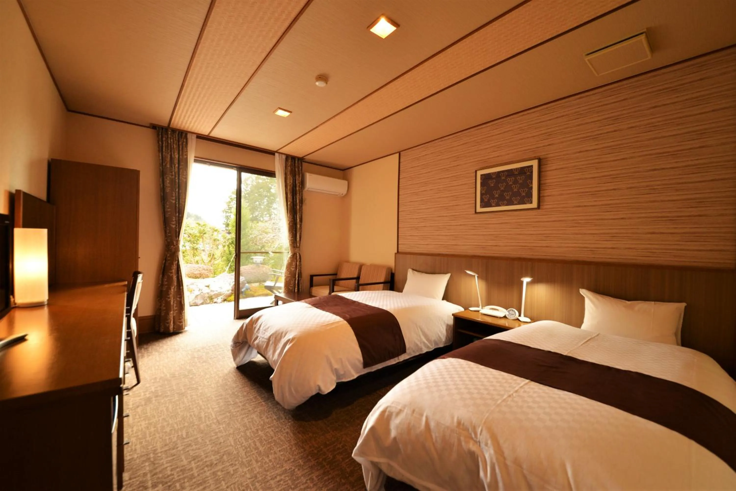 Twin Room with Private Bathroom in Japanese Ryokan Seryo