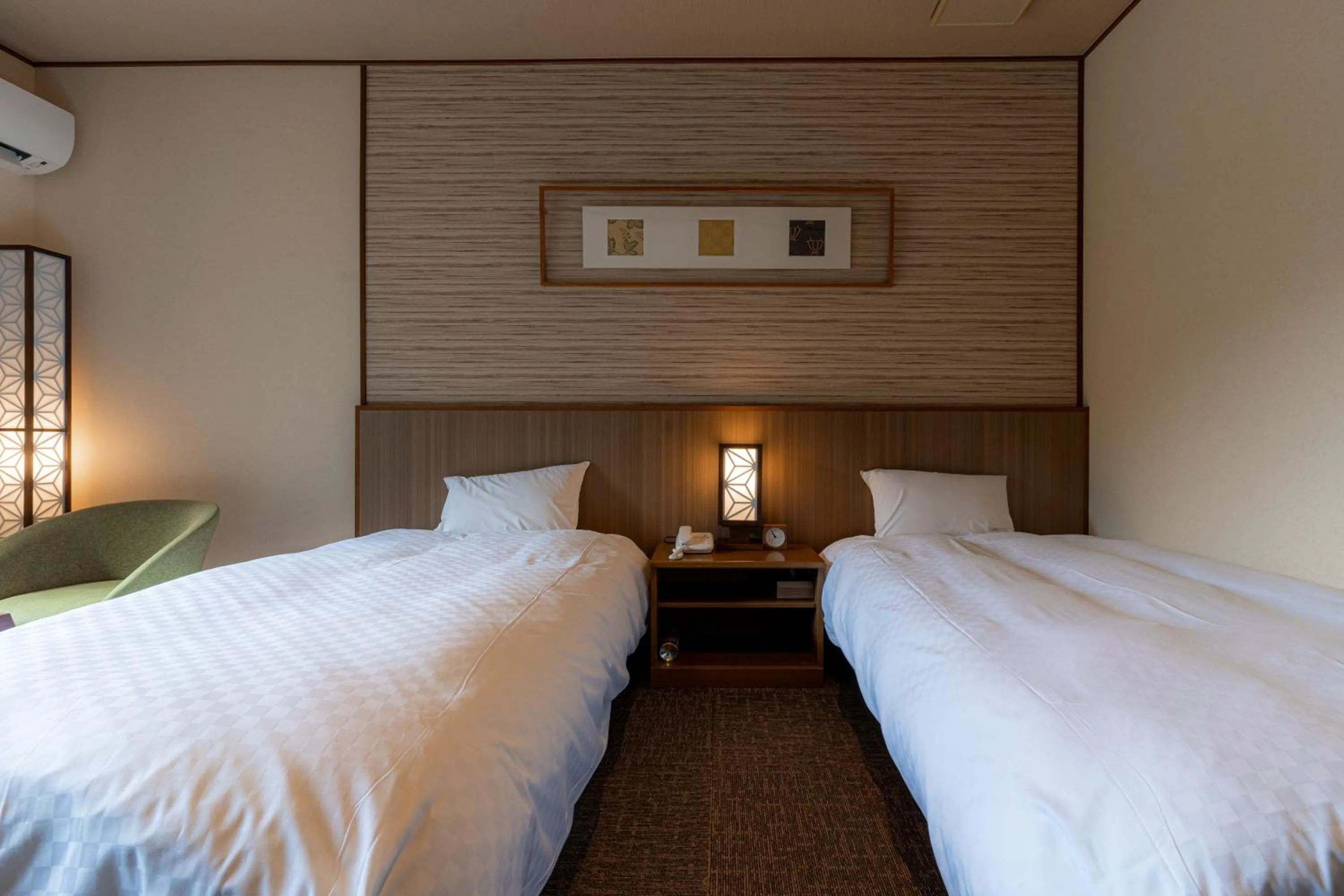 Twin Room with Private Bathroom in Japanese Ryokan Seryo