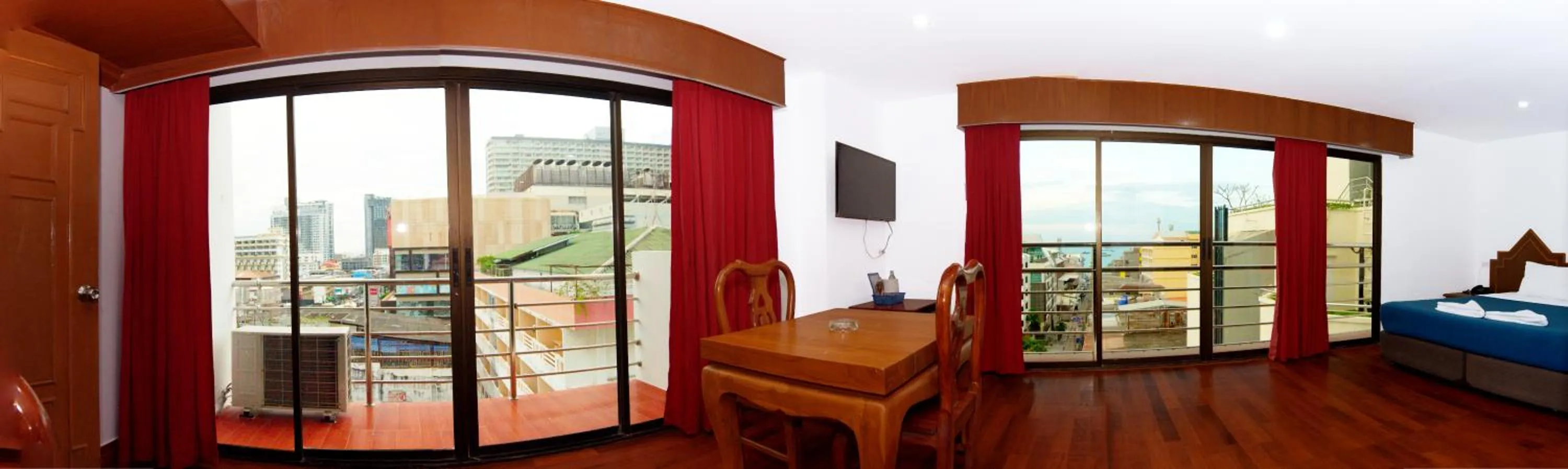 Large Double Room in Highfive Hotel Pattaya