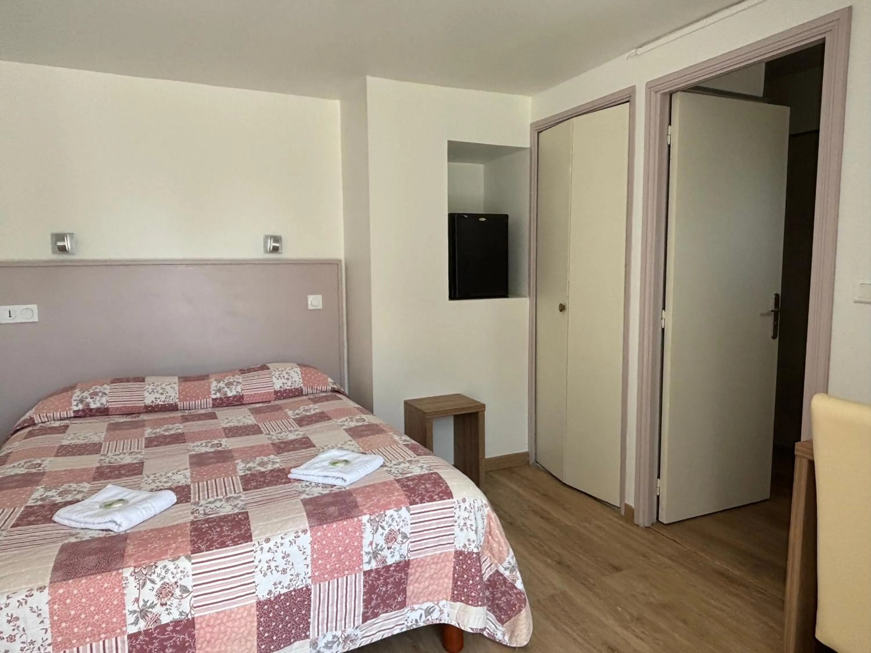 Quadruple Room with City View in Hotel Bellevue