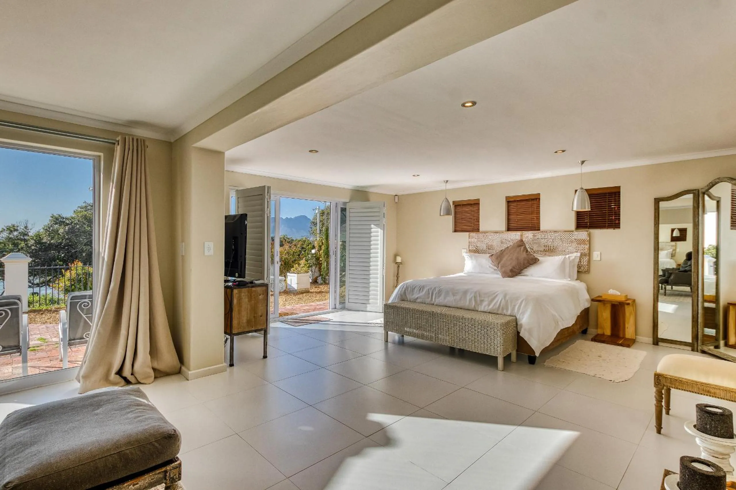 Family Suite with Ocean View in Manor on the Bay