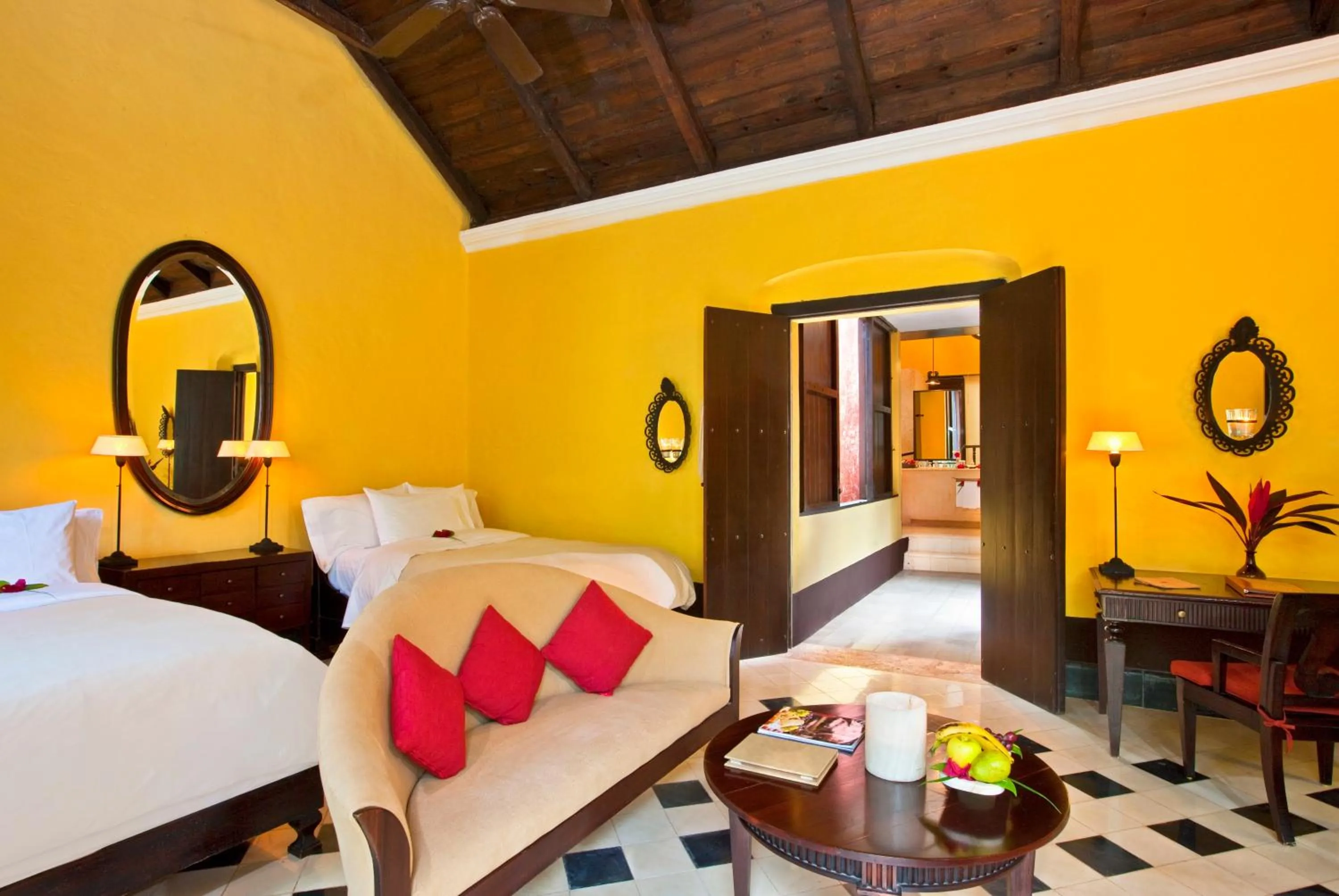 Deluxe Twin Room in Hacienda Uayamon