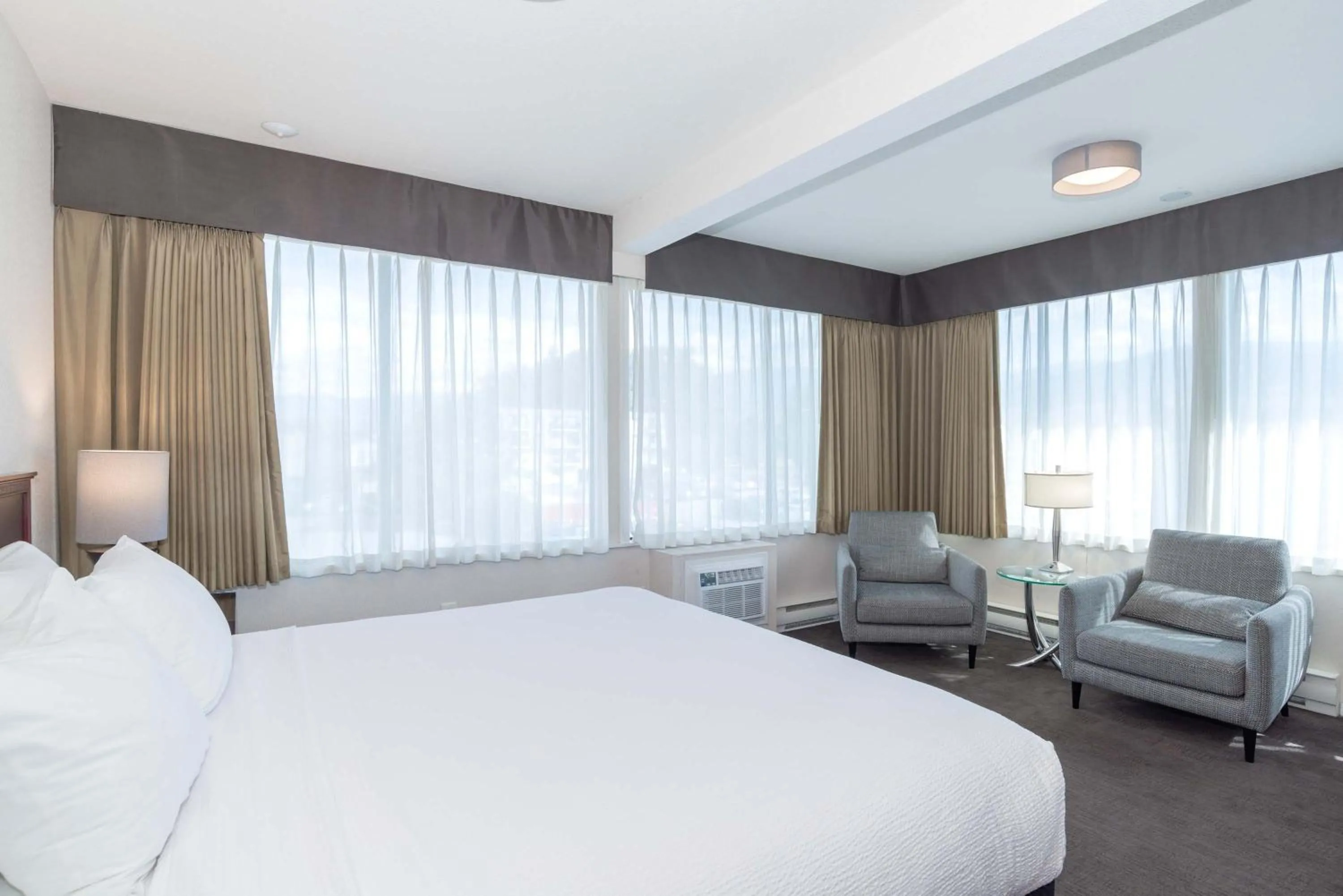 Standard Room, 1 King Bed in Sandman Hotel Penticton