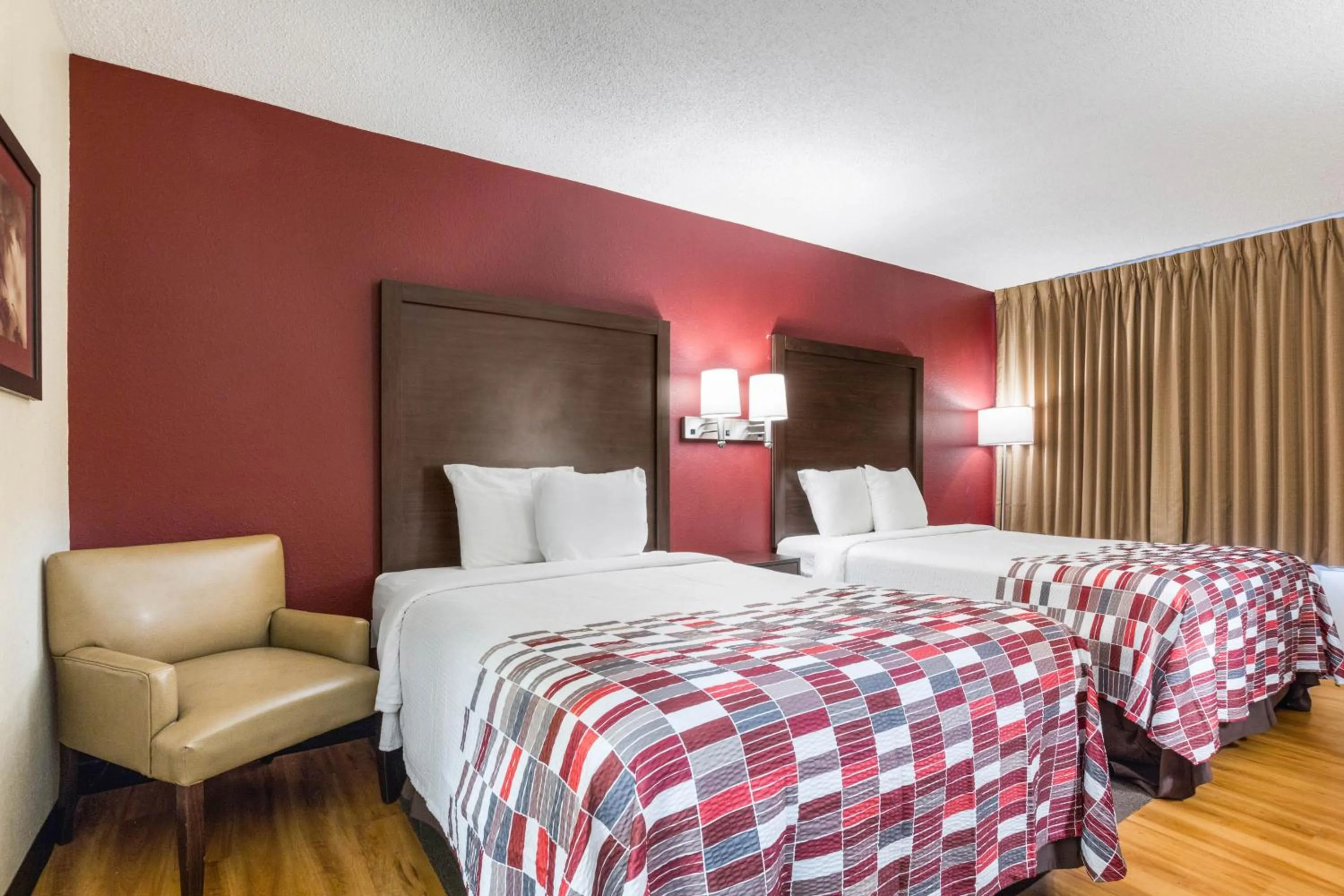 Deluxe Double Room with Two Double Beds – Non Smoking in Red Roof Inn Cincinnati Airport–Florence/ Erlanger