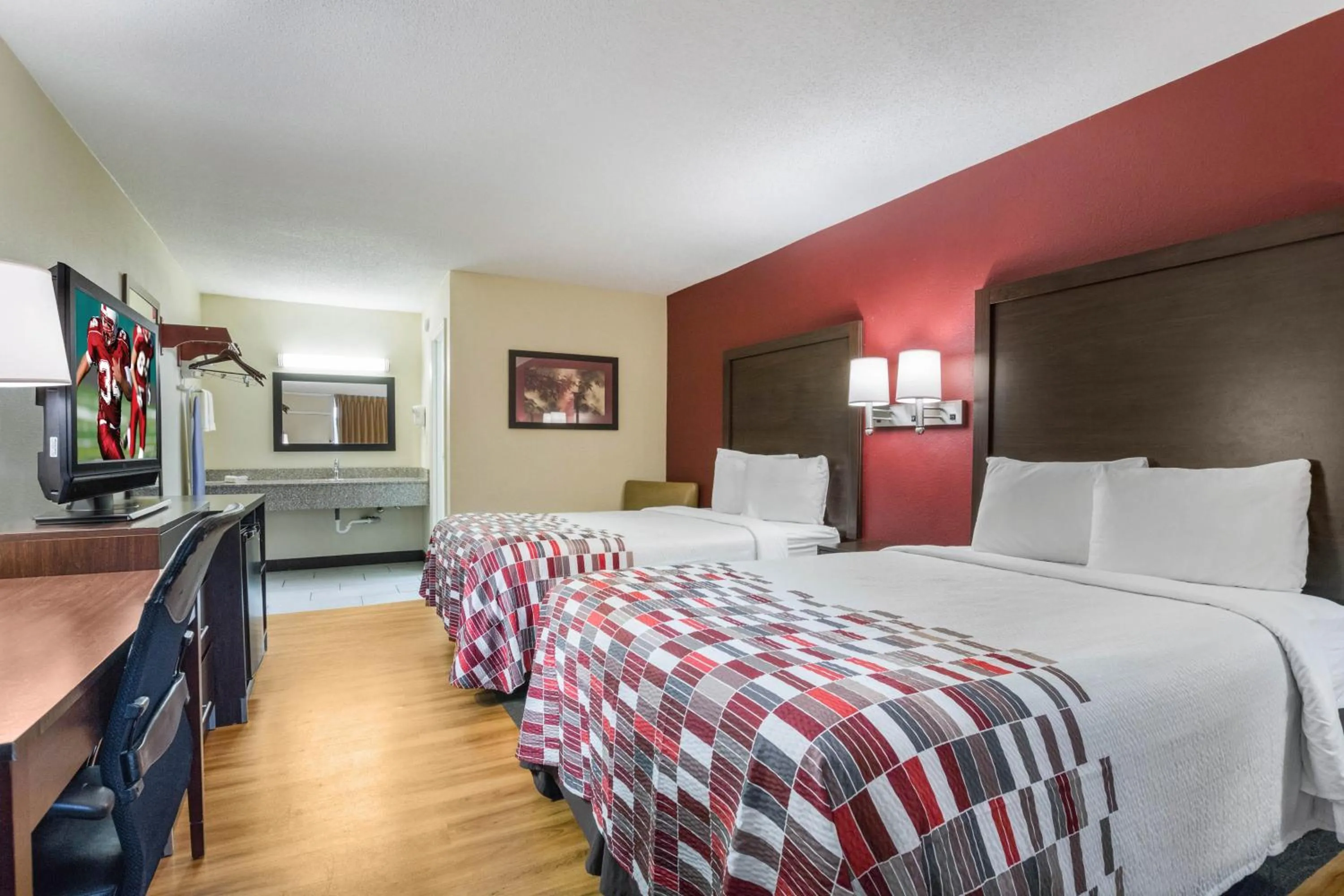 Deluxe Double Room with Two Double Beds – Smoking in Red Roof Inn Cincinnati Airport–Florence/ Erlanger