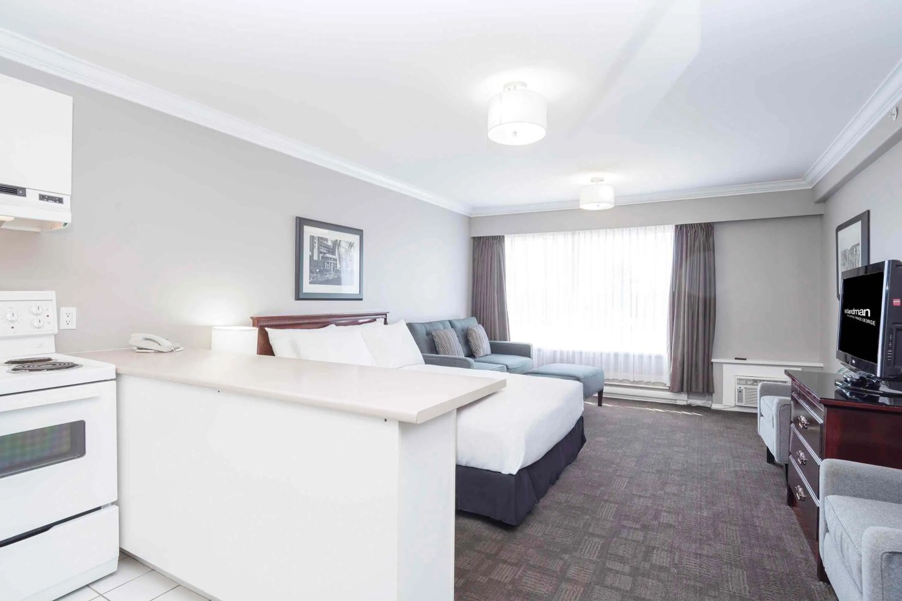 Studio Suite, 1 Queen Bed, Sofa Bed, Kitchen in Sandman Hotel & Suites Prince George