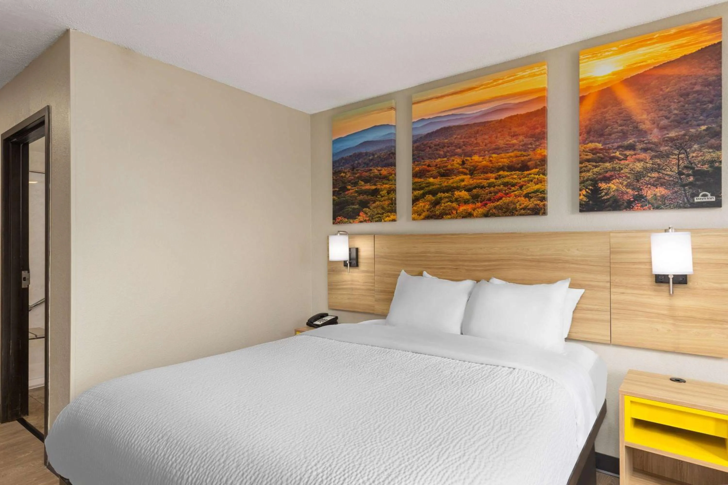 King Room - Non-Smoking in Days Inn by Wyndham Glasgow