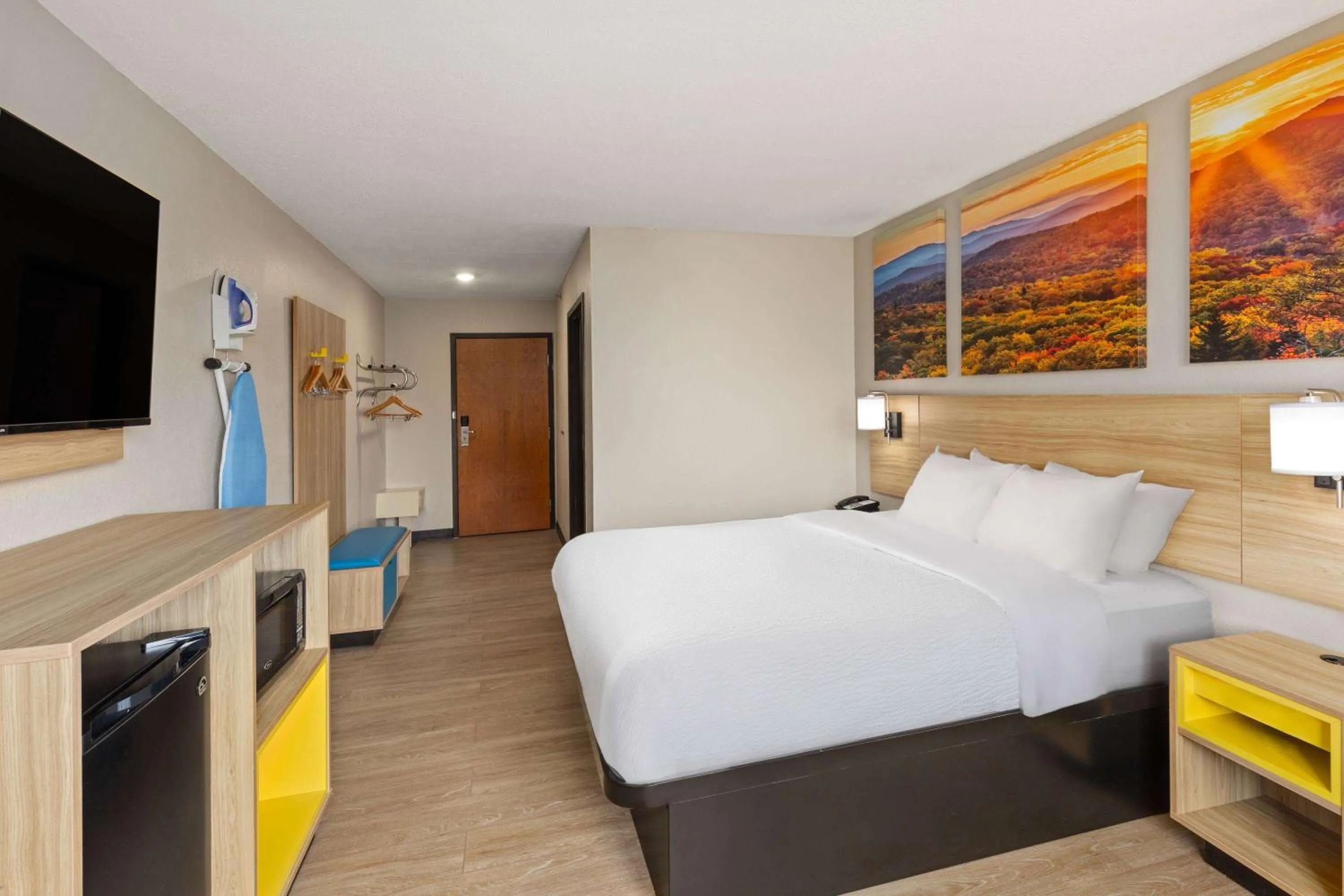 Queen Room - Disability Access/Non-Smoking in Days Inn by Wyndham Glasgow