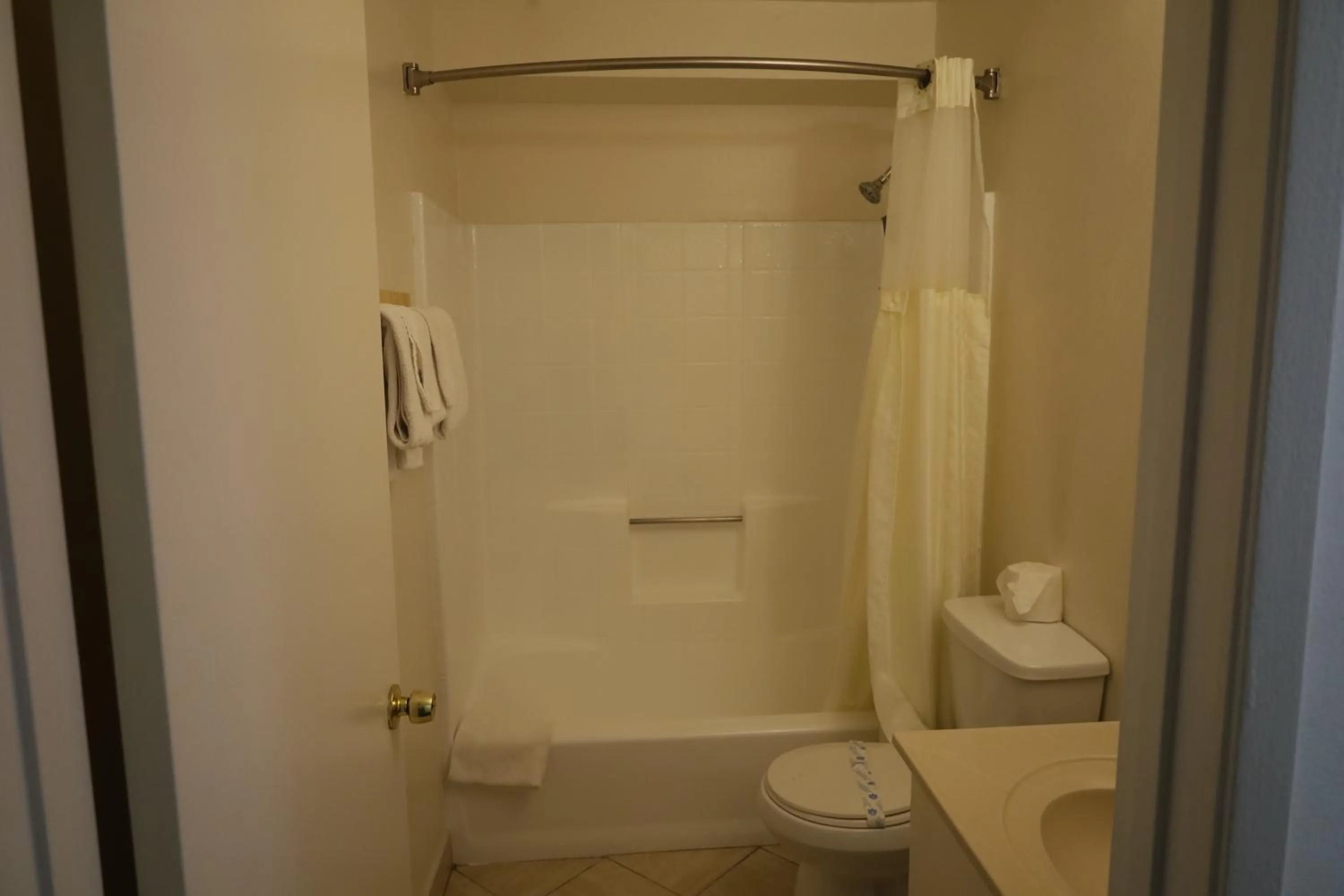 Deluxe Family Room in Lambert Inn