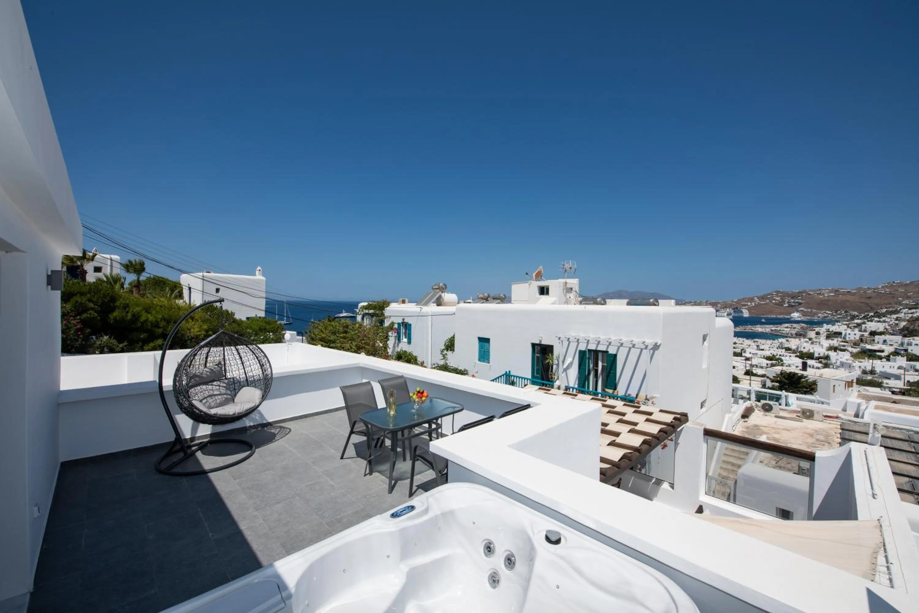 Superior Suite with Sea View and Outdoor Hottub in Zannis Hotel