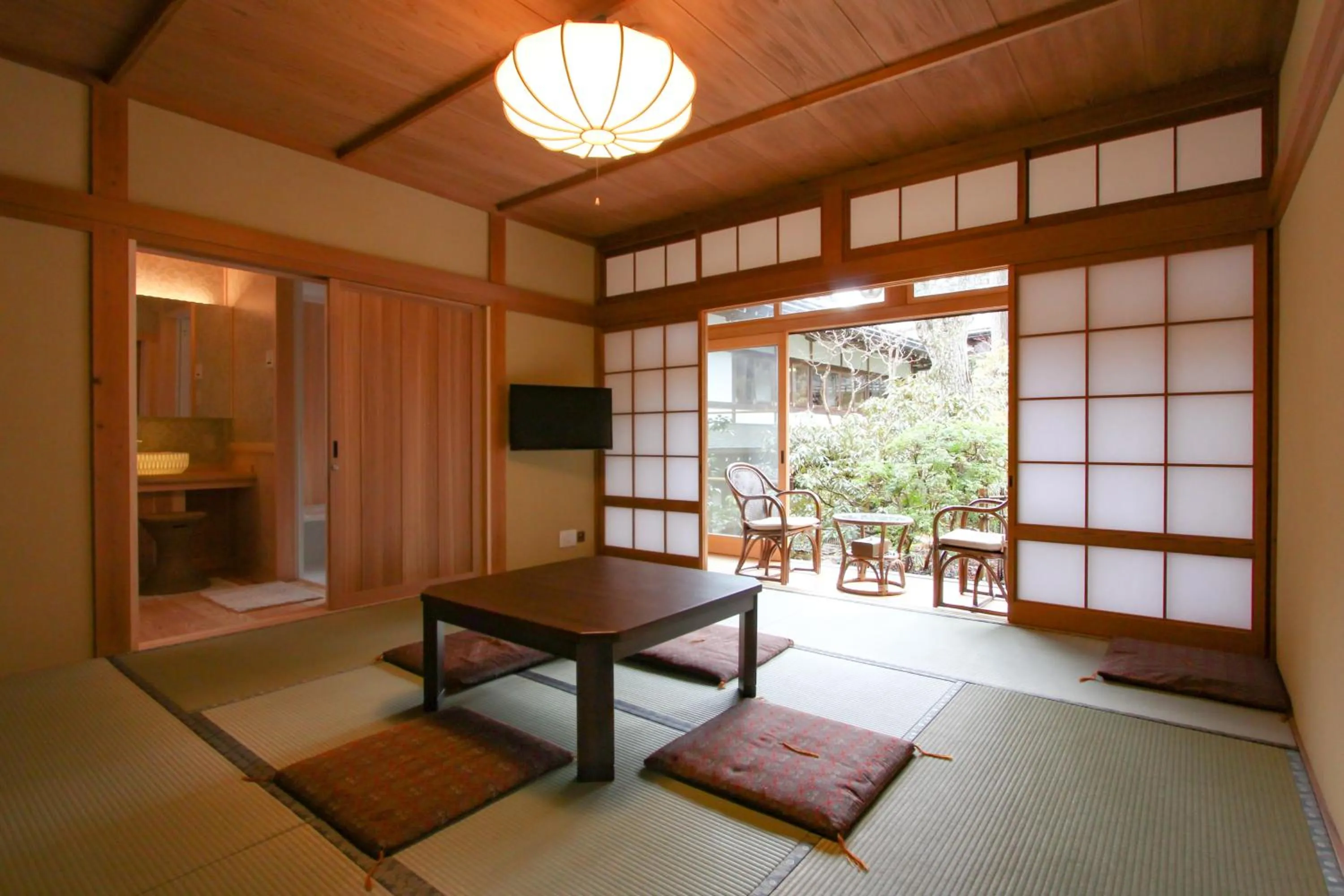 Superior Family Room in 高野山 宿坊 恵光院 -Koyasan Syukubo Ekoin Temple-