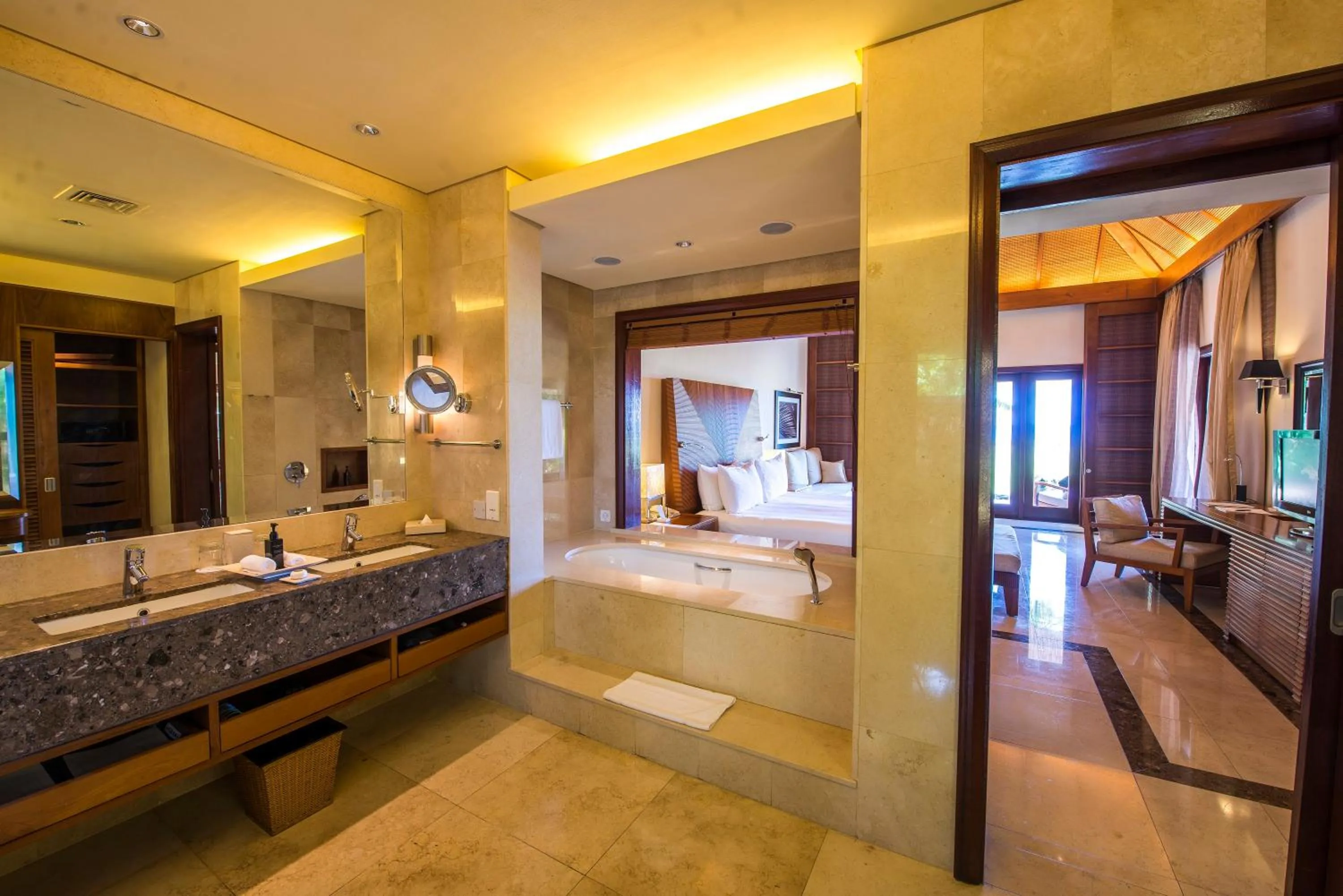 Oceanview Double Suite Pool Villa in Shanti Maurice Resort & Spa