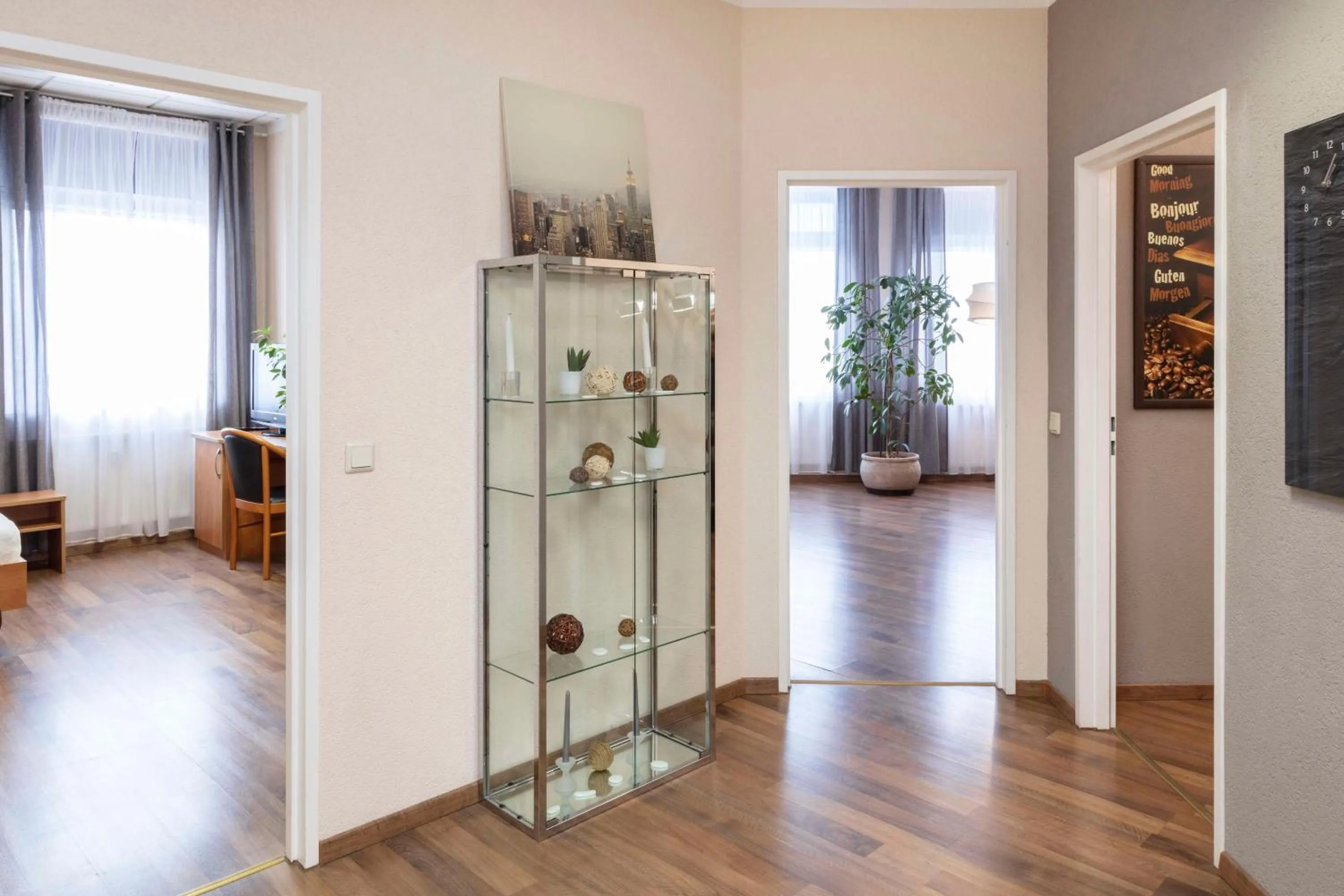 Four-Bedroom Apartment in Best Western Hotel Dreiländerbrücke Weil am Rhein / Basel