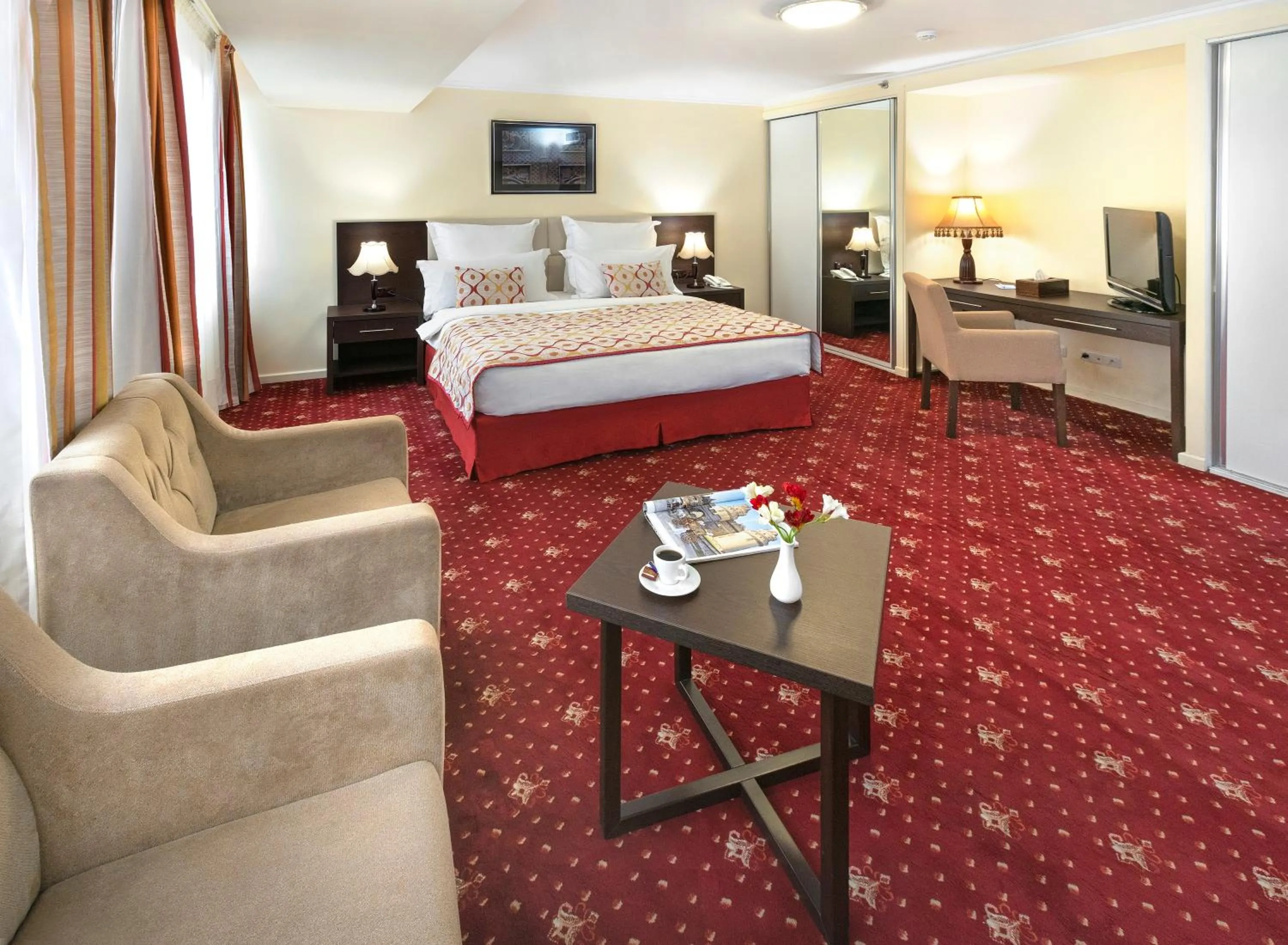 King Room - single occupancy in Ani Plaza Hotel