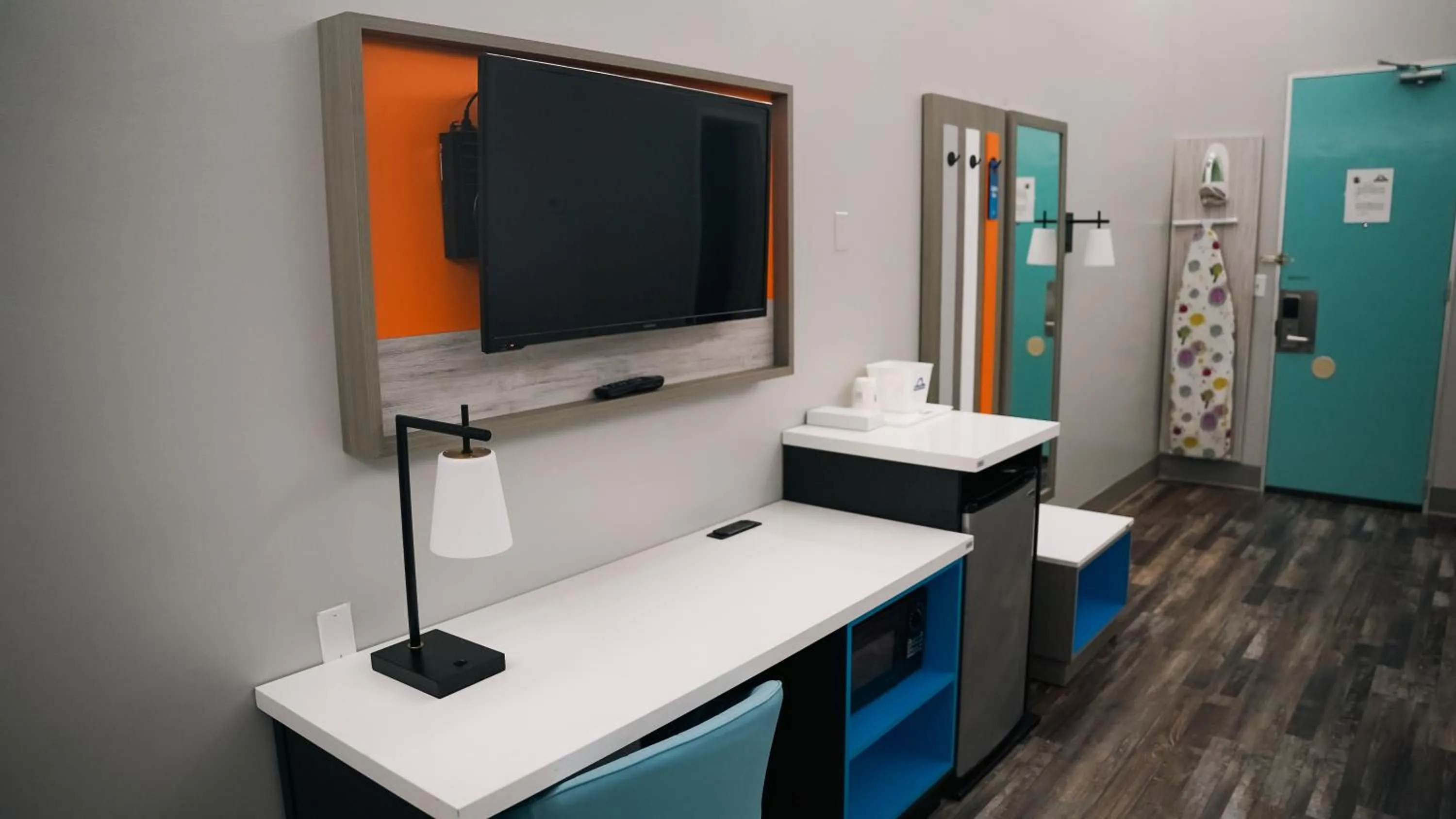 King Room - Non-Smoking in Days Inn by Wyndham Southington