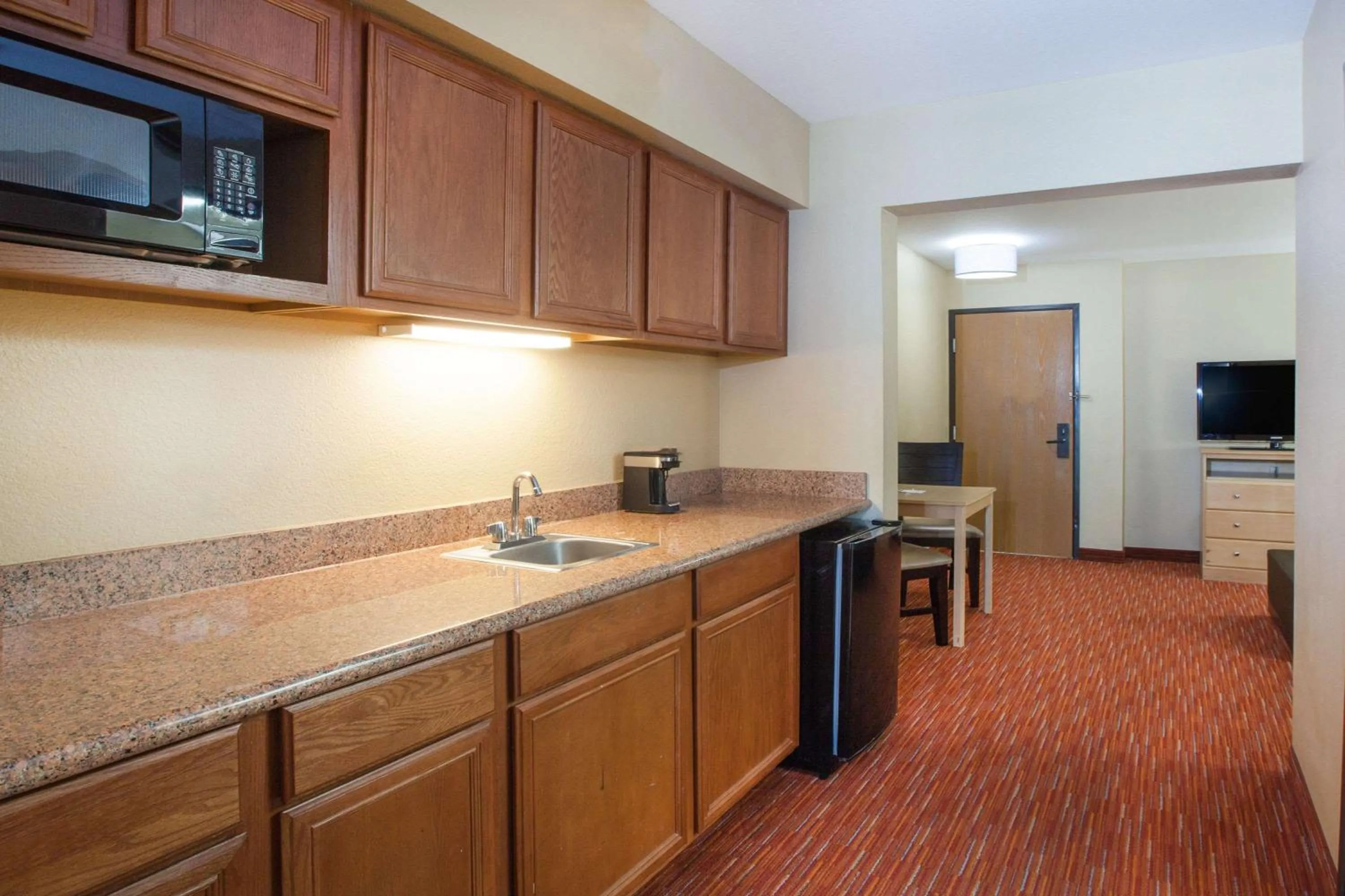 One-Bedroom Suite with Two Queen Beds - Non-Smoking in Hawthorn Extended Stay by Wyndham Corpus Christi
