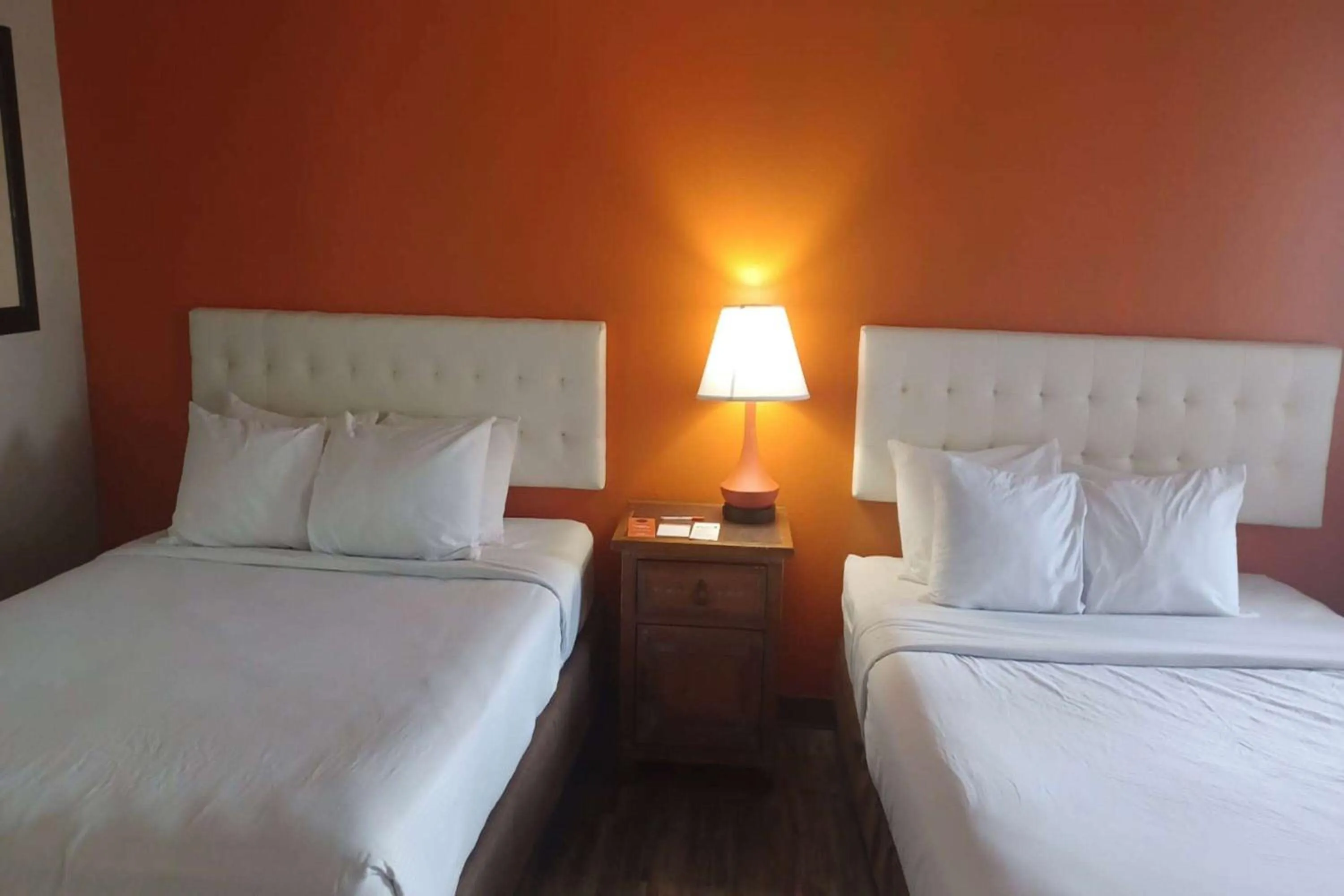 Queen Room with Two Queen Beds - Non-Smoking in Howard Johnson by Wyndham Springerville