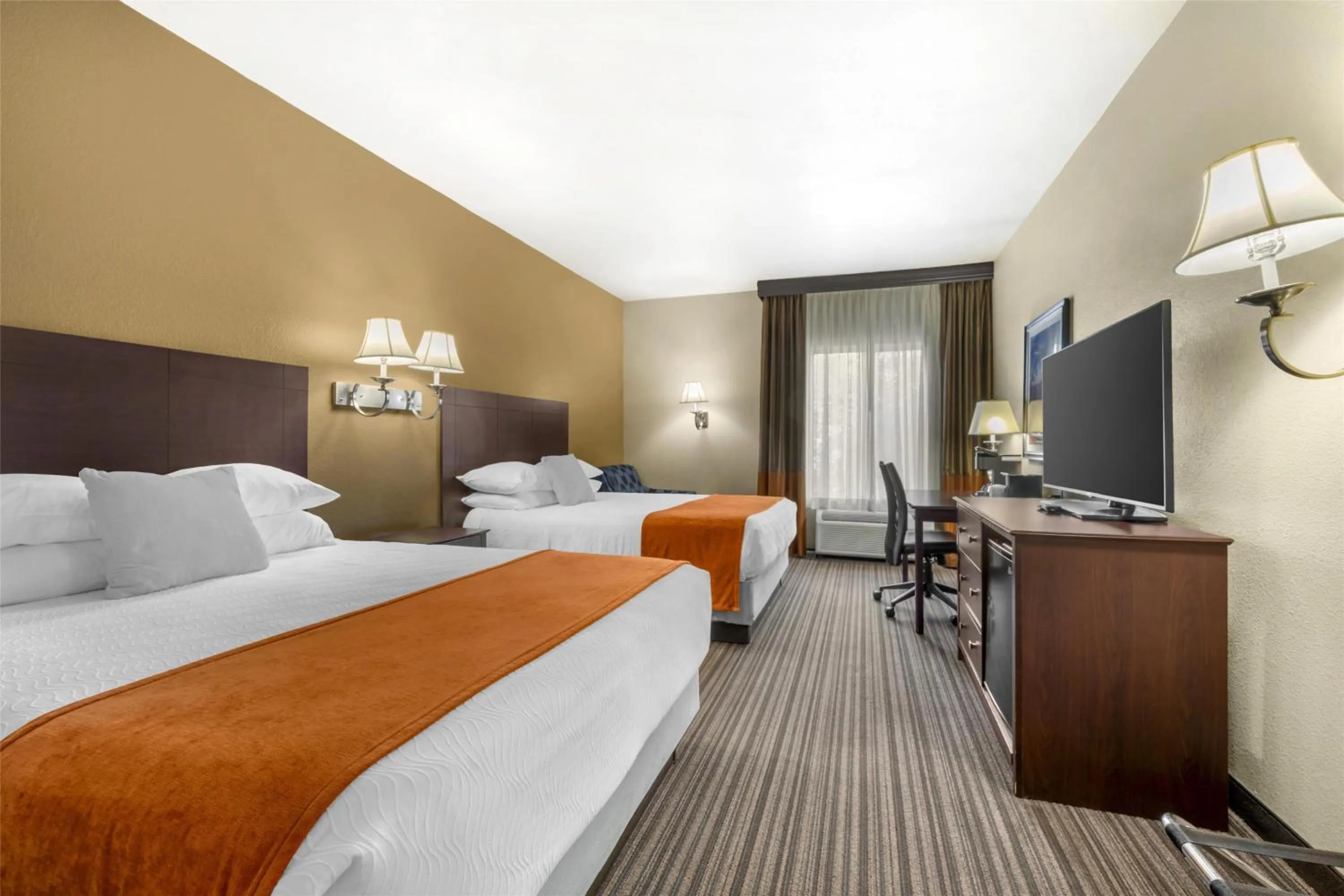 Queen Room with Two Queen Beds - Non Smoking in Best Western Plus Winslow Inn