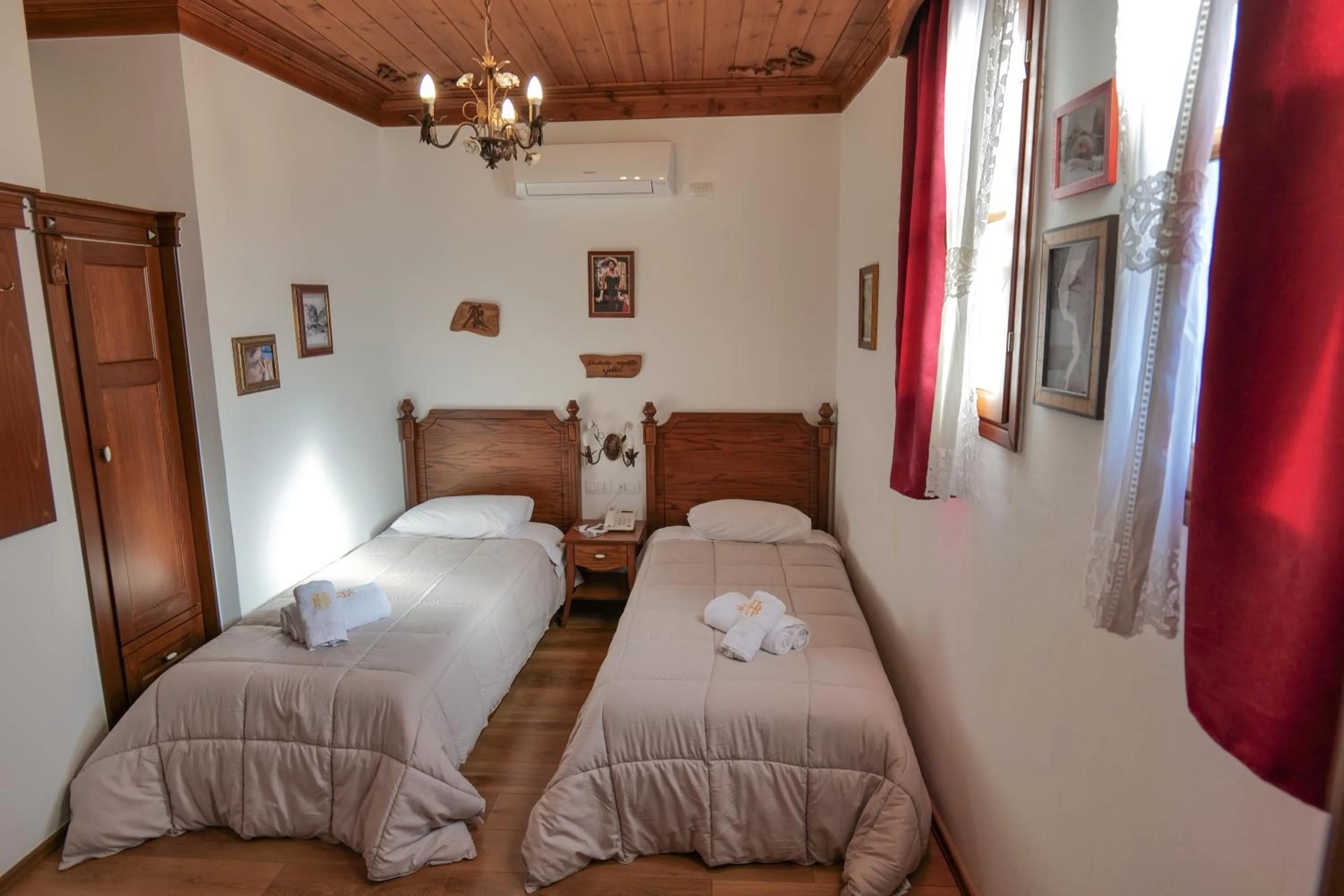 Budget Double or Twin Room - single occupancy in Hotel Bineri