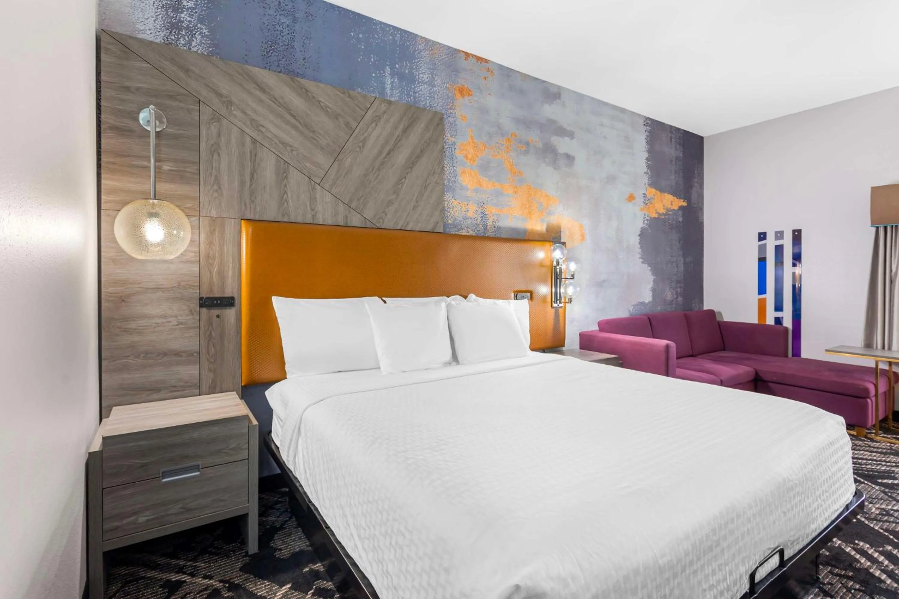 King Room with Sofa Bed - Non-Smoking in Best Western Chambersburg