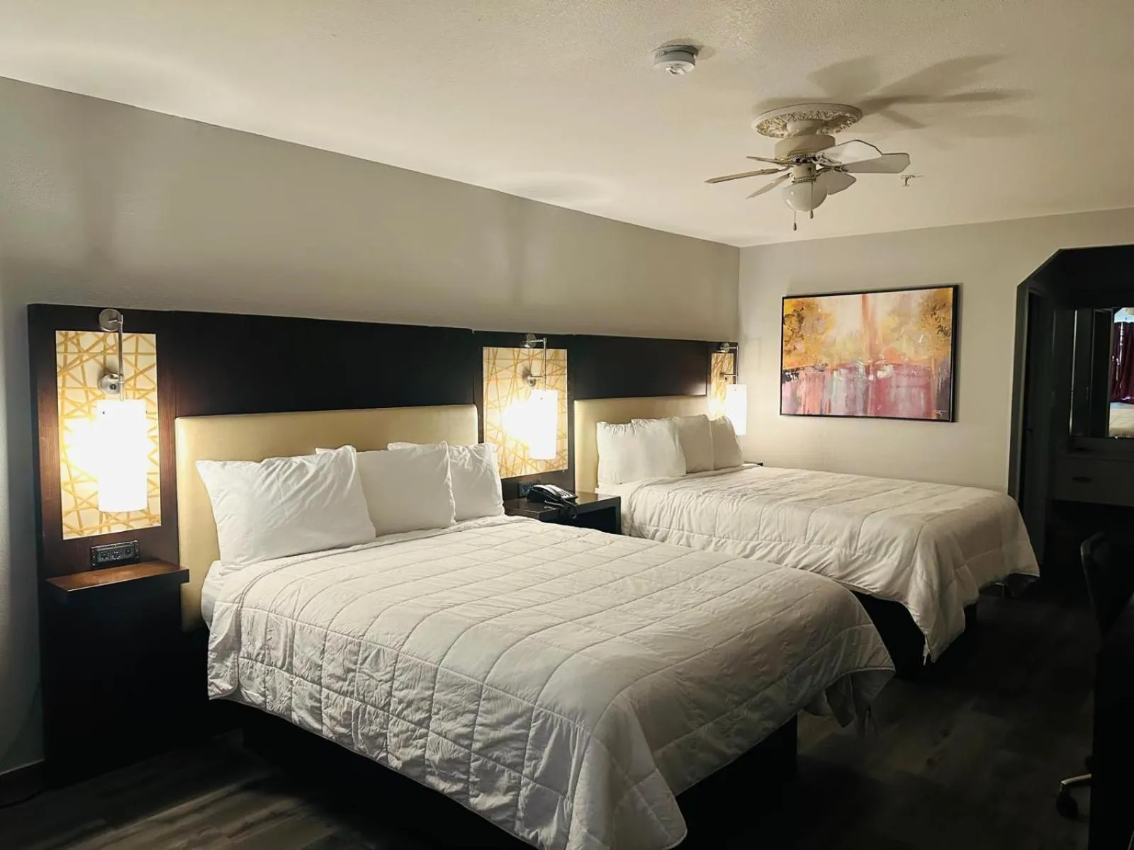 Queen Room with Two Queen Beds in Executive Inn & Suites West Columbia