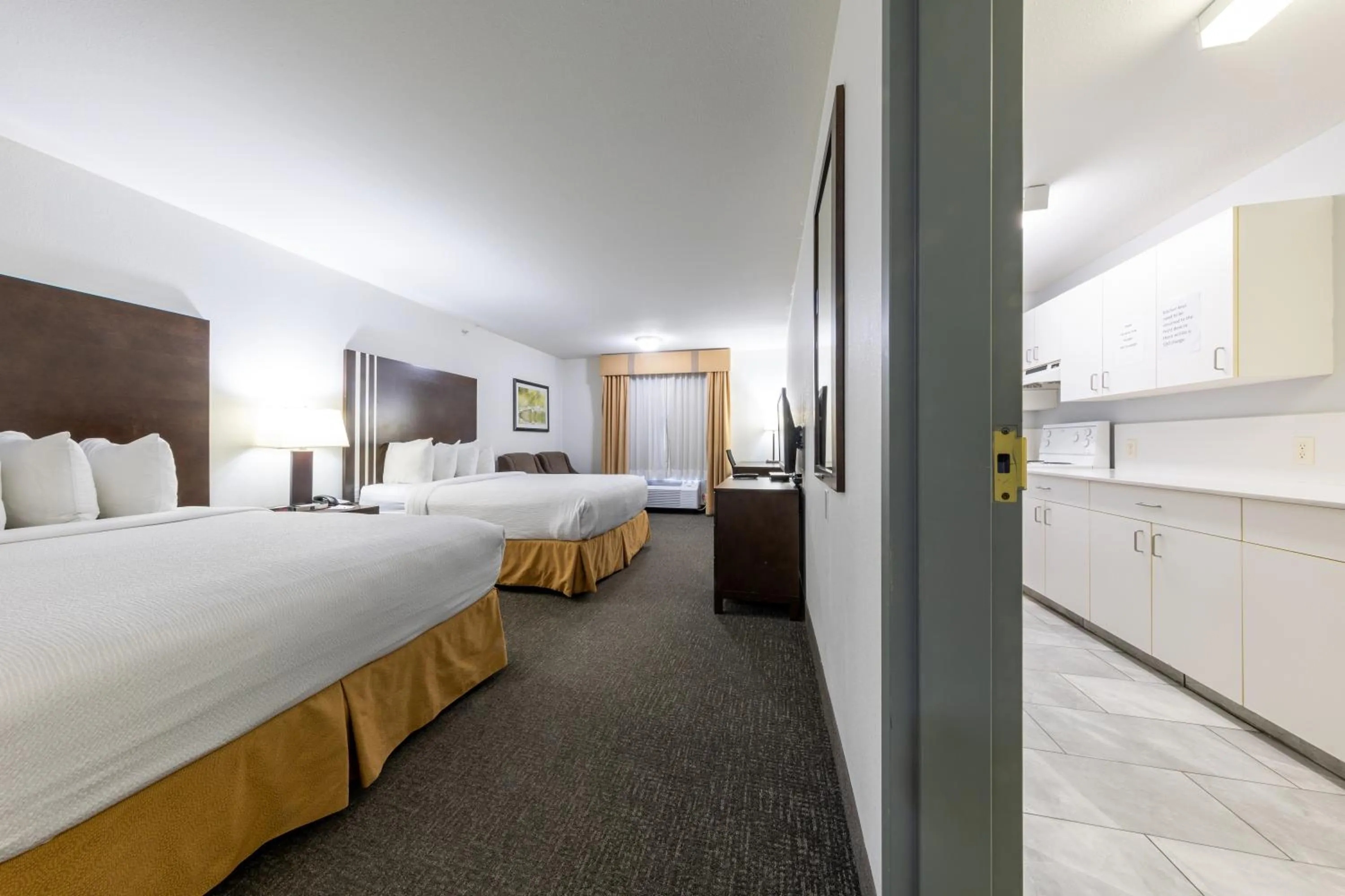 Studio with Two Queen Beds - Non-Smoking in Ramada Golden