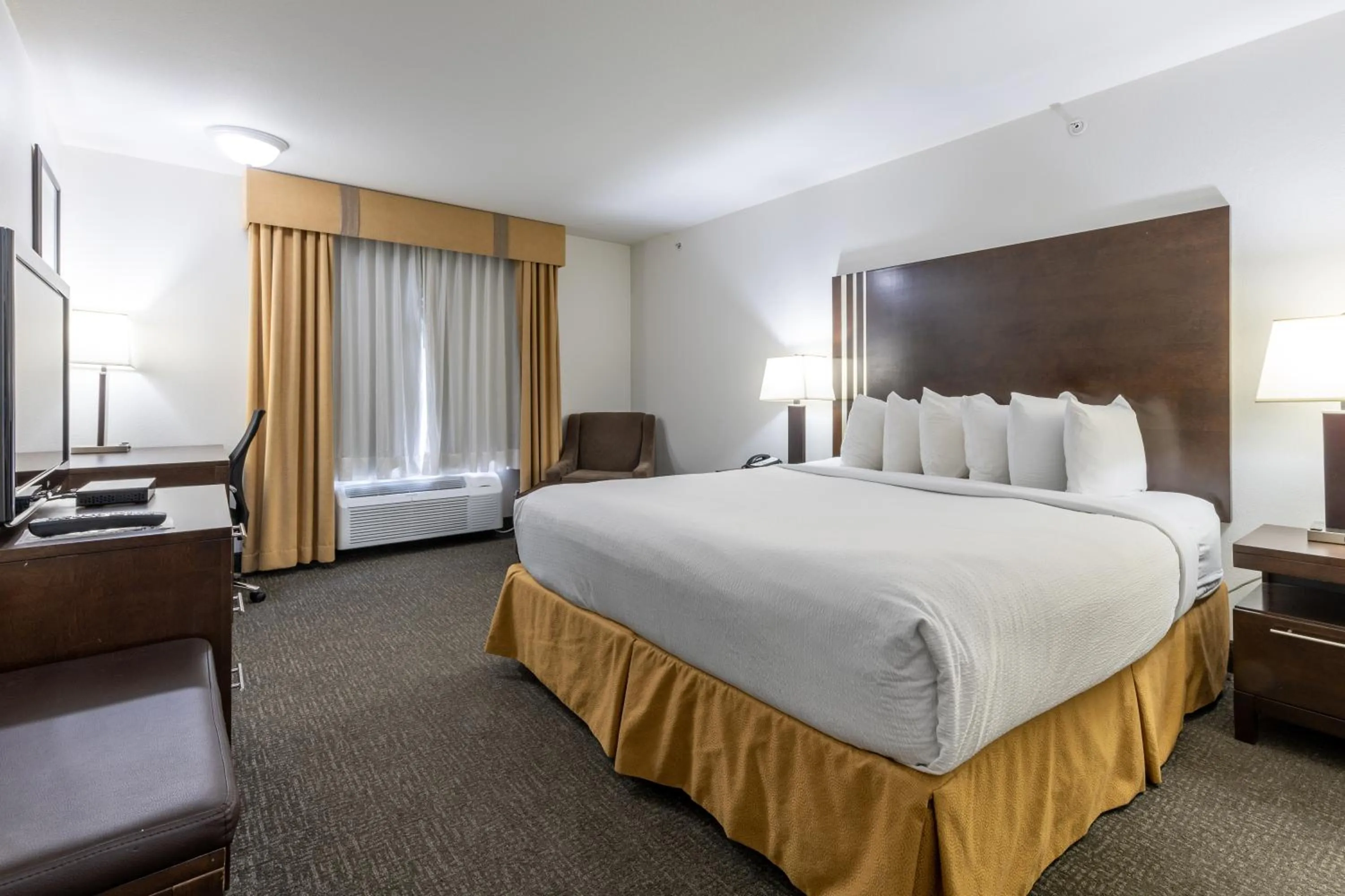 King Room - Non-Smoking in Ramada Golden