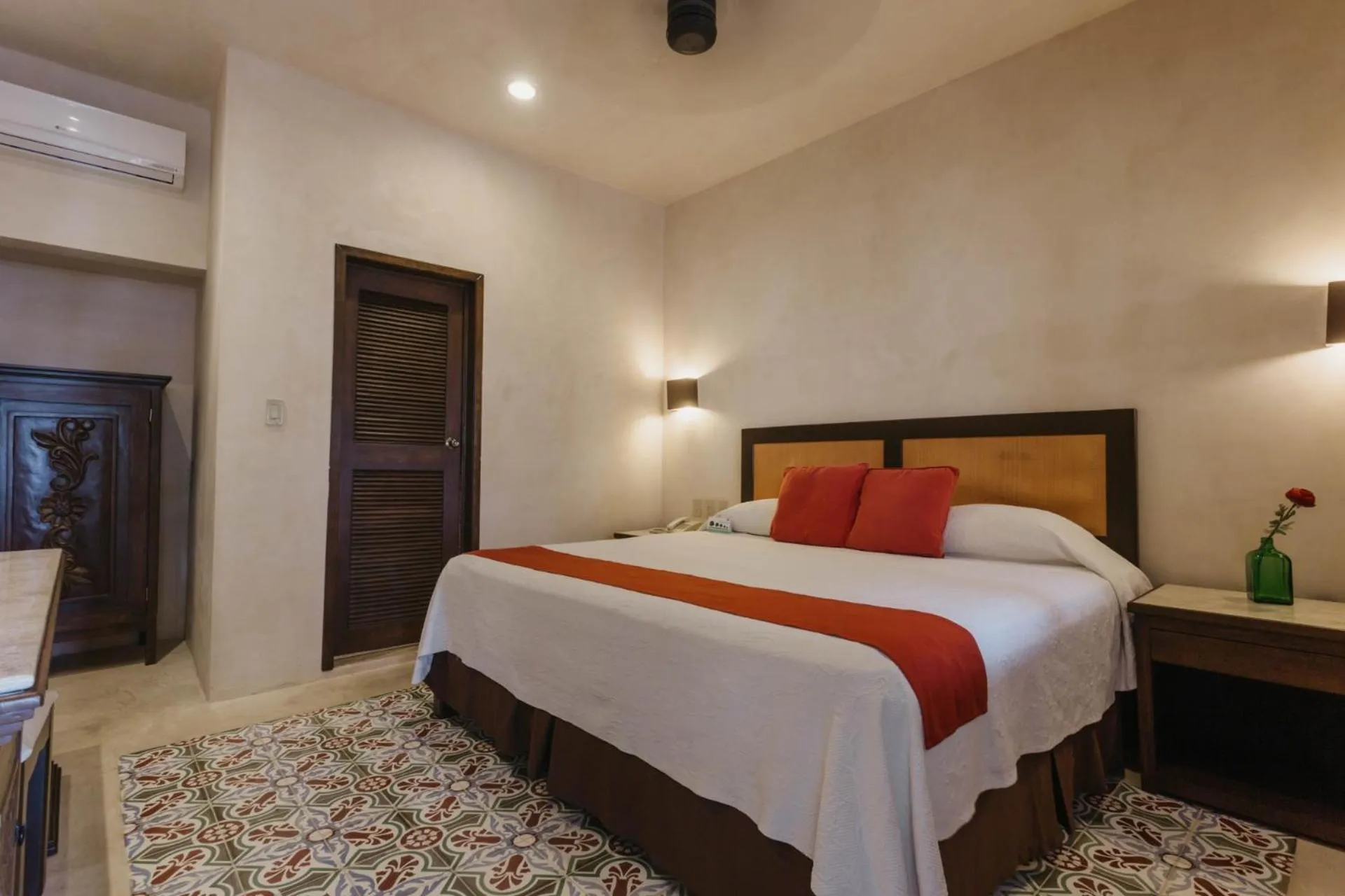 Standard King Room in Hotel Meson del Marques