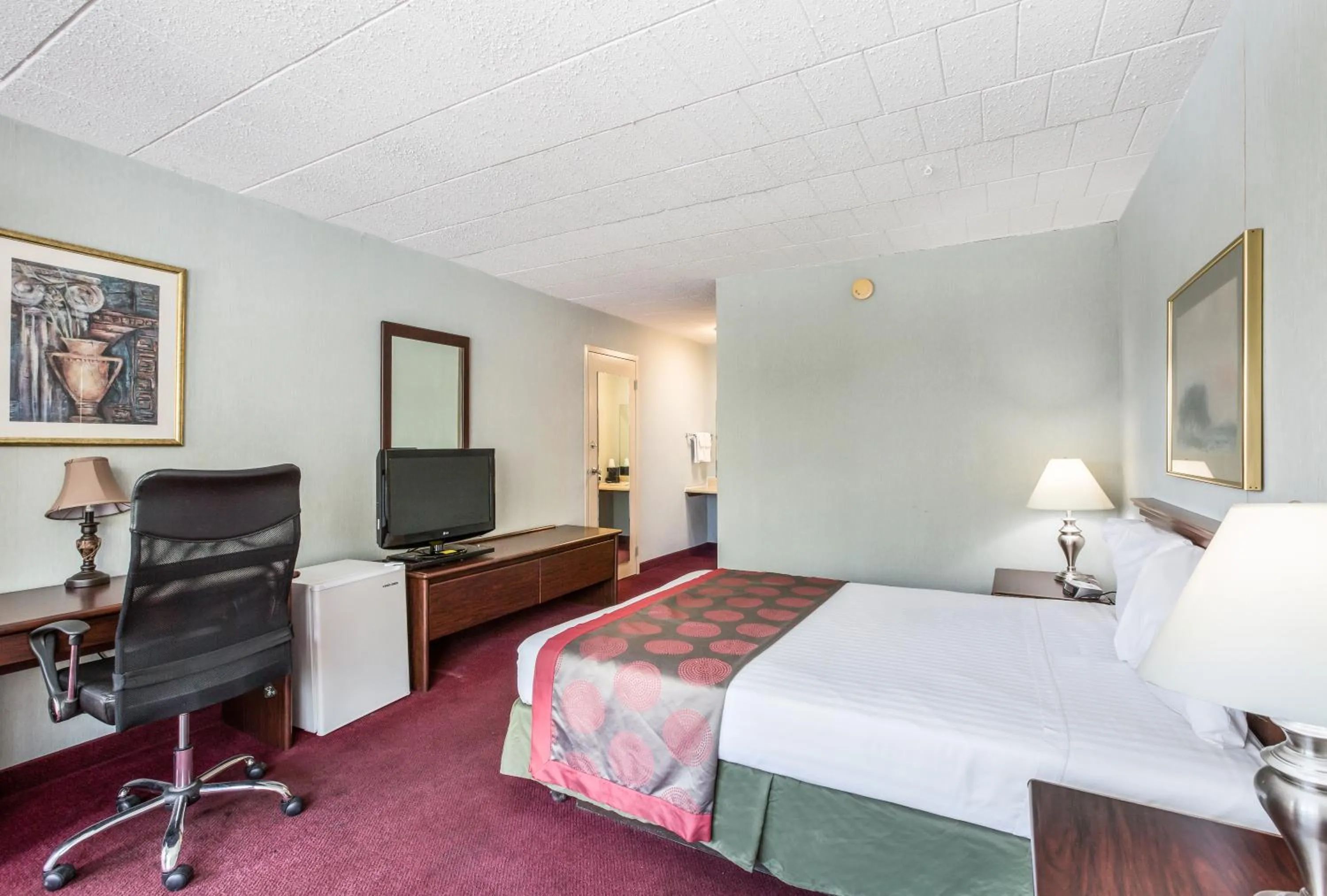 Double Room - Disability Access - Non-Smoking in Red Carpet Inn & Suites