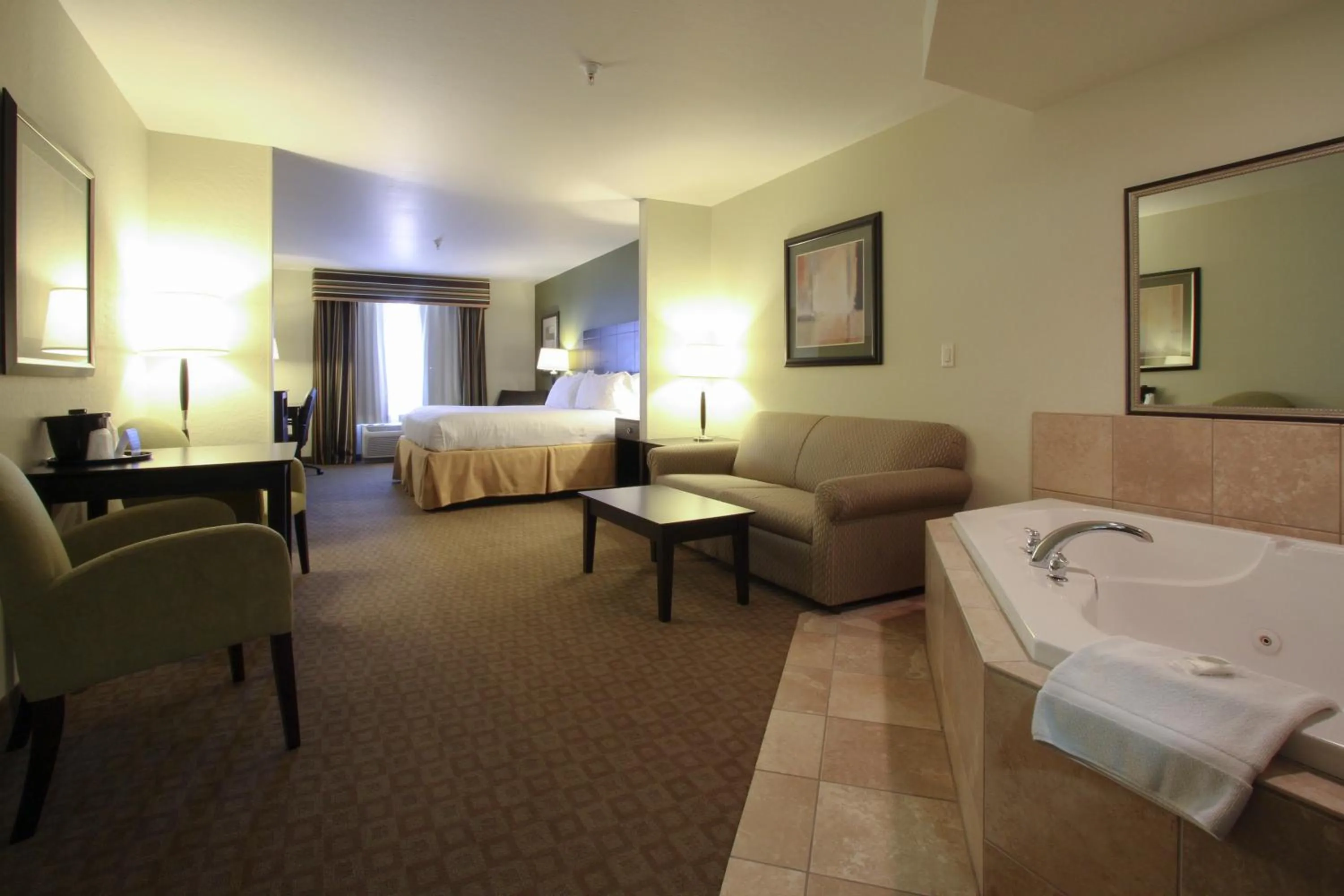 King Suite with Whirlpool in GreenTree Inn and Suites Florence, AZ